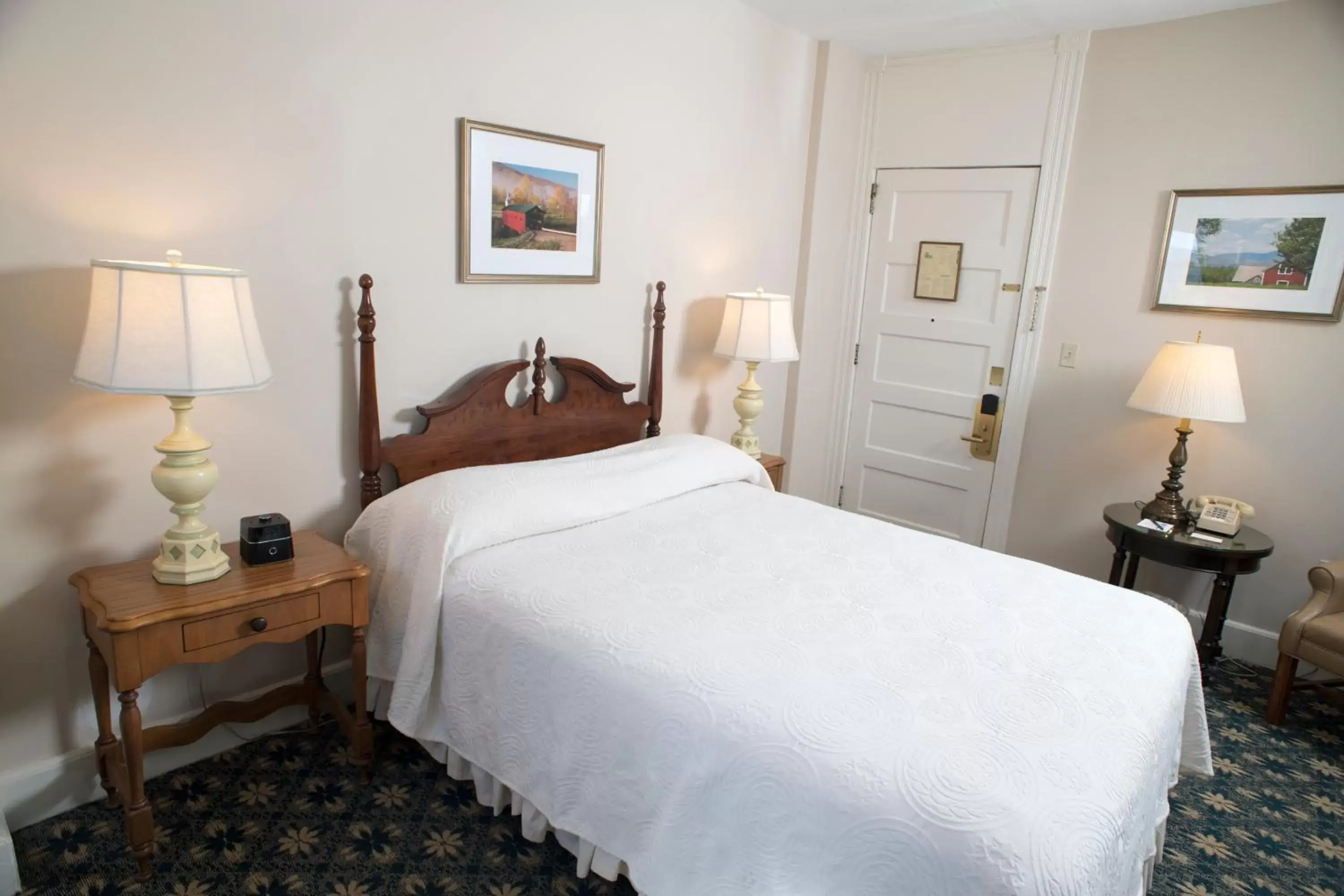 Bed in Middlebury Inn