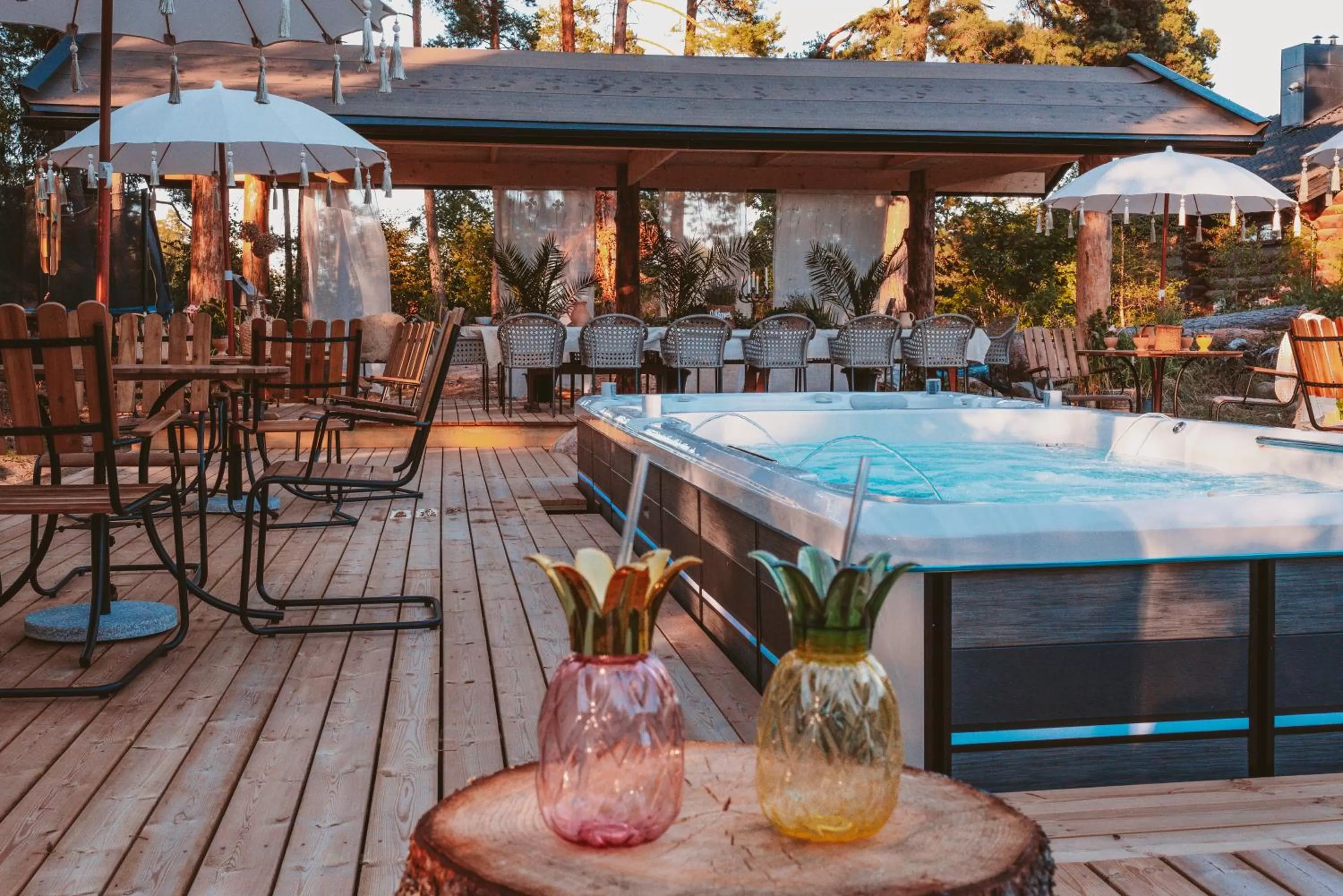 Patio, Swimming Pool in Woodstock B & B Studios