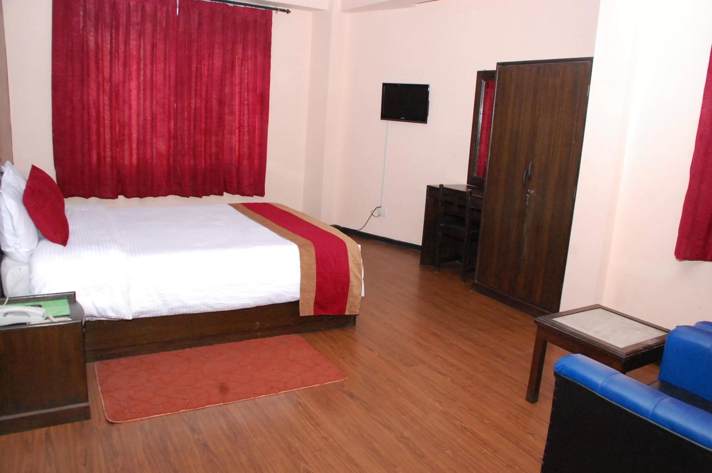 Photo of the whole room, Bed in Hotel Family Home