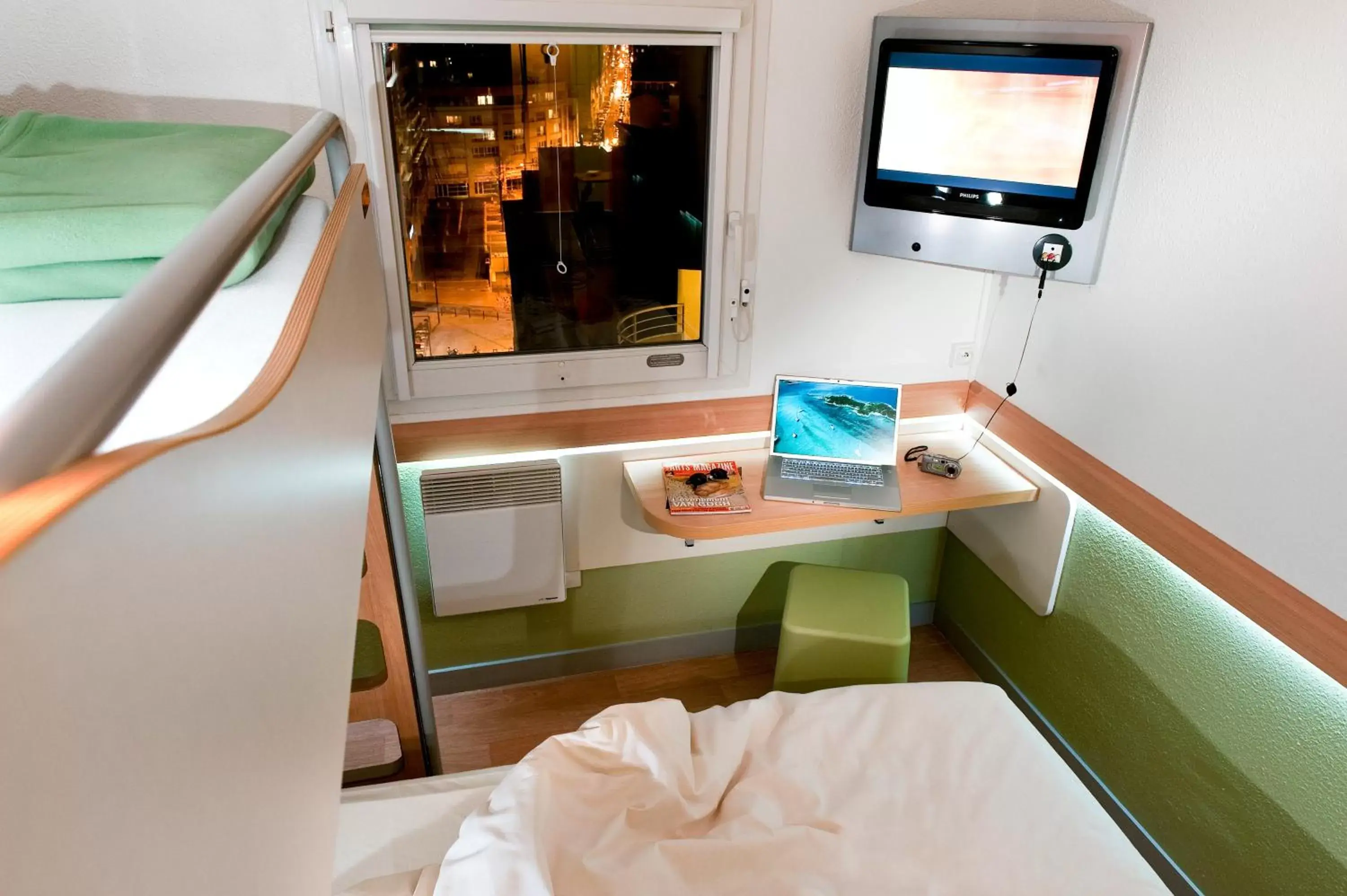 Bed, Bathroom in ibis budget Nice Aeroport