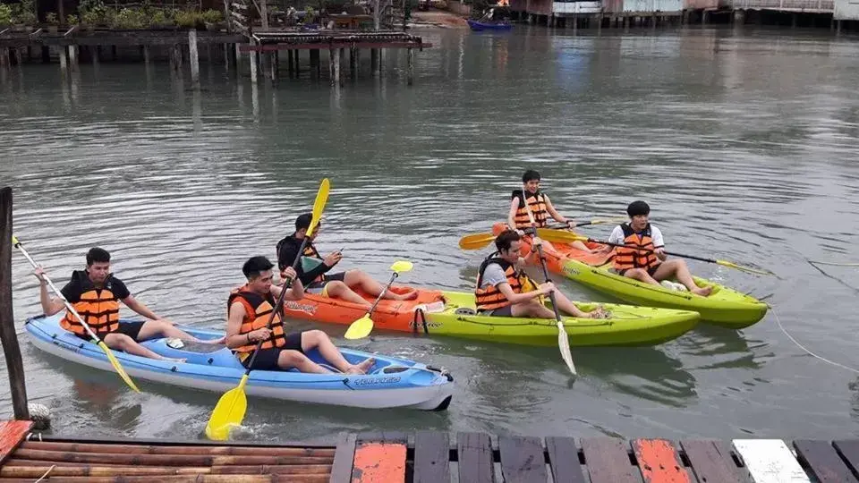 Canoeing in Salakphet Resort