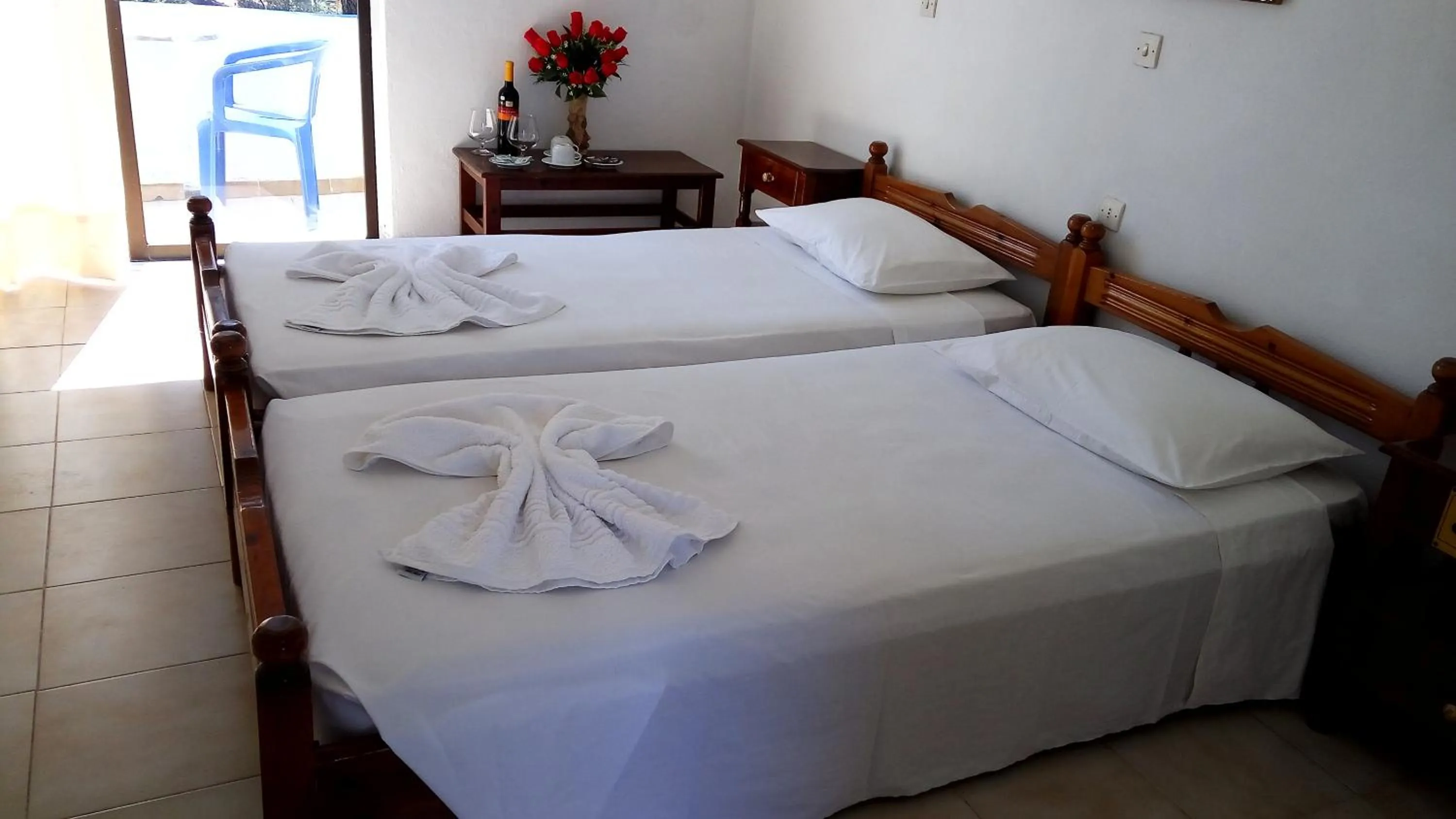 Cycling, Bed in Anthula Sun