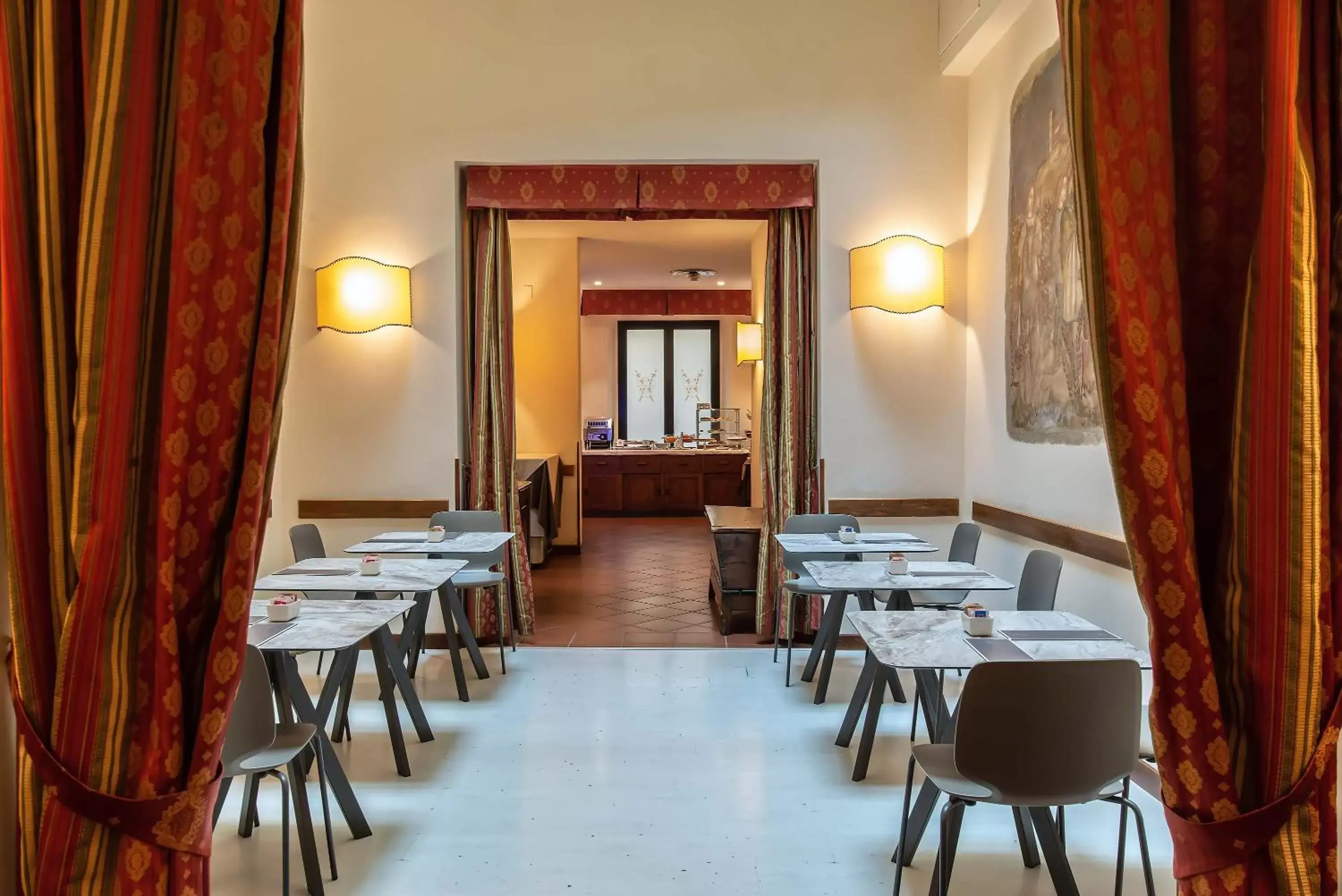 Restaurant/Places to Eat in Hotel Machiavelli Palace
