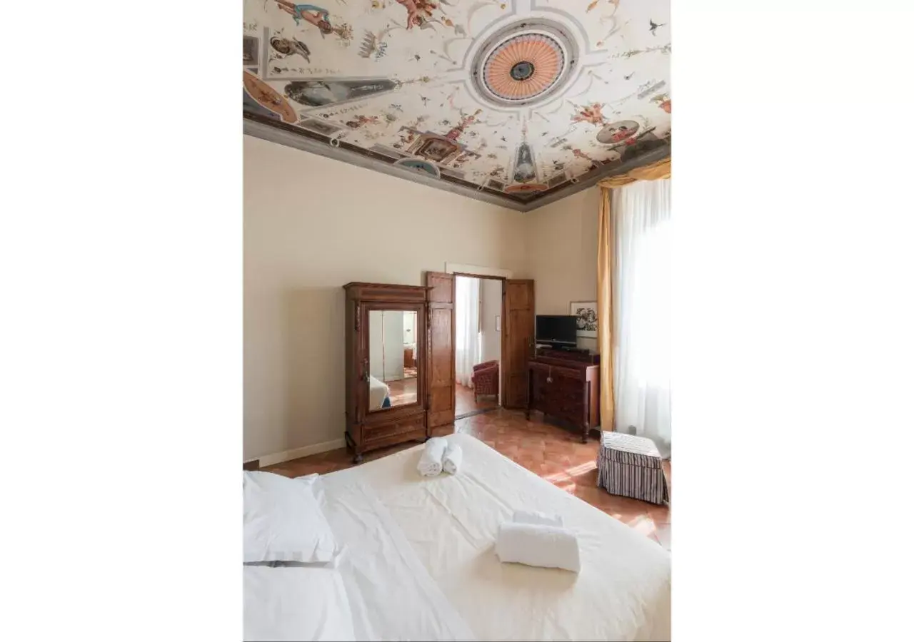 Bedroom, Bed in Palazzo Alfani - Residenza d'Epoca