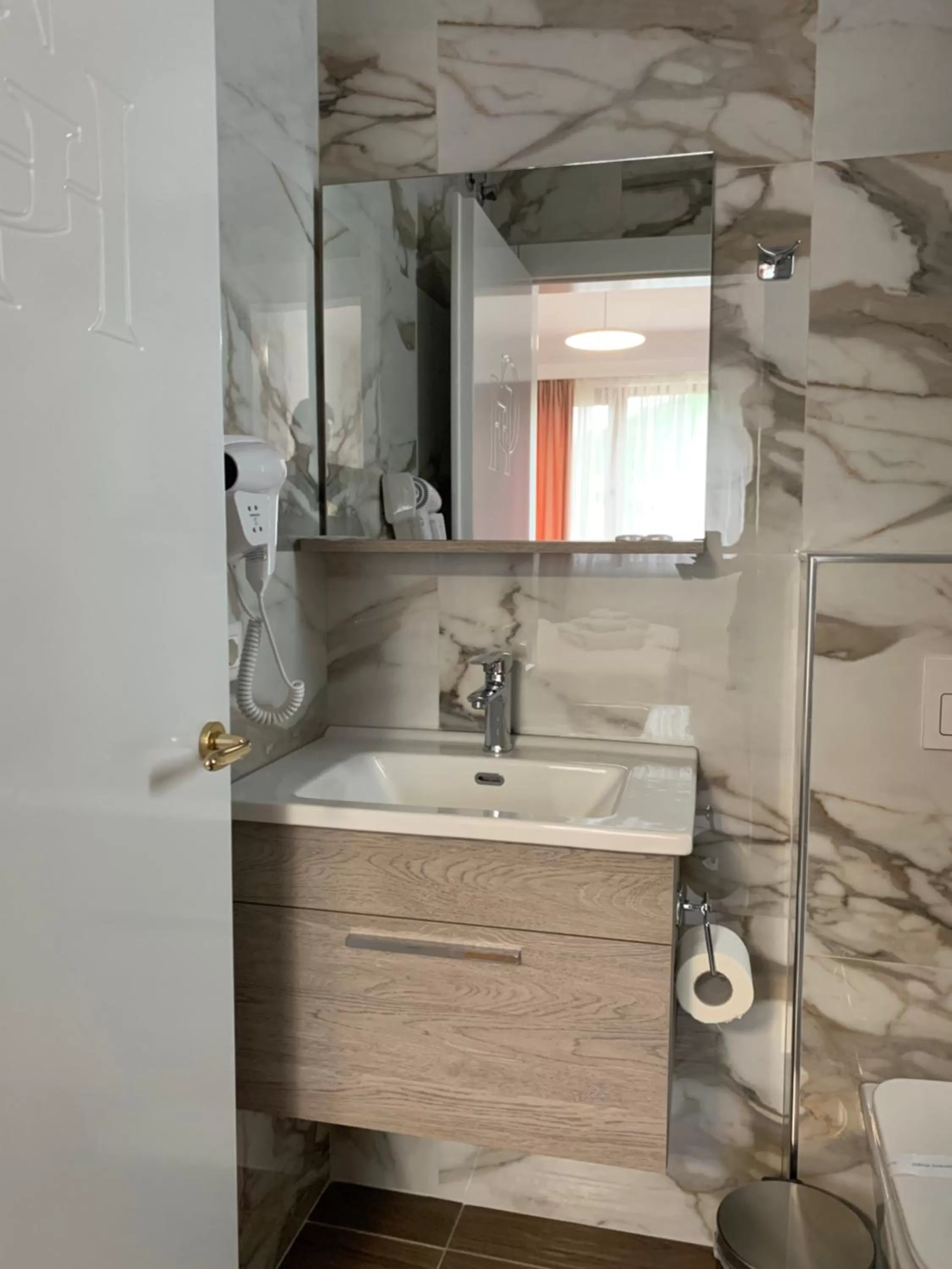 Bathroom in Grand Hotel Pogradec