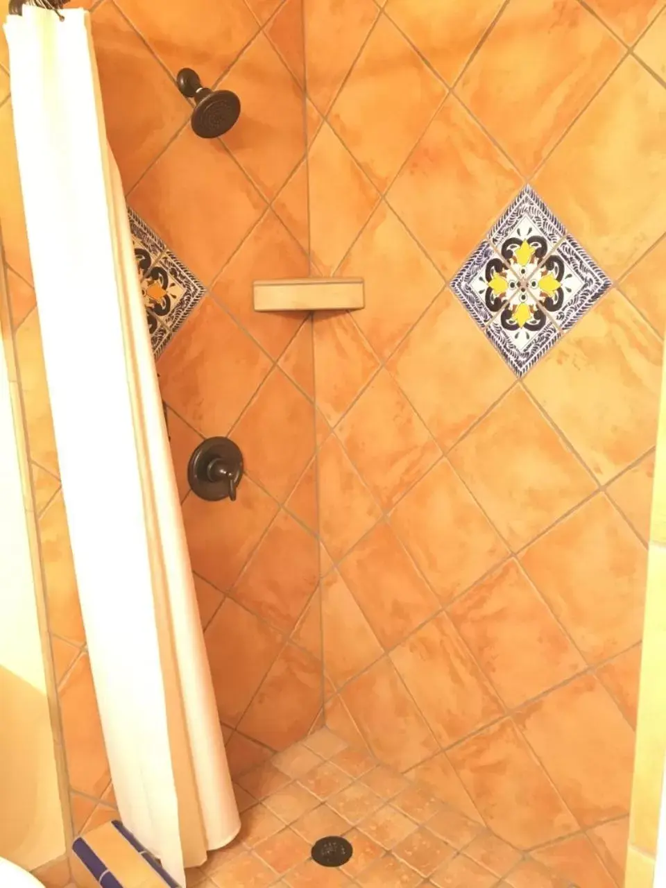 Shower, Bathroom in Hotel Mission De Oro