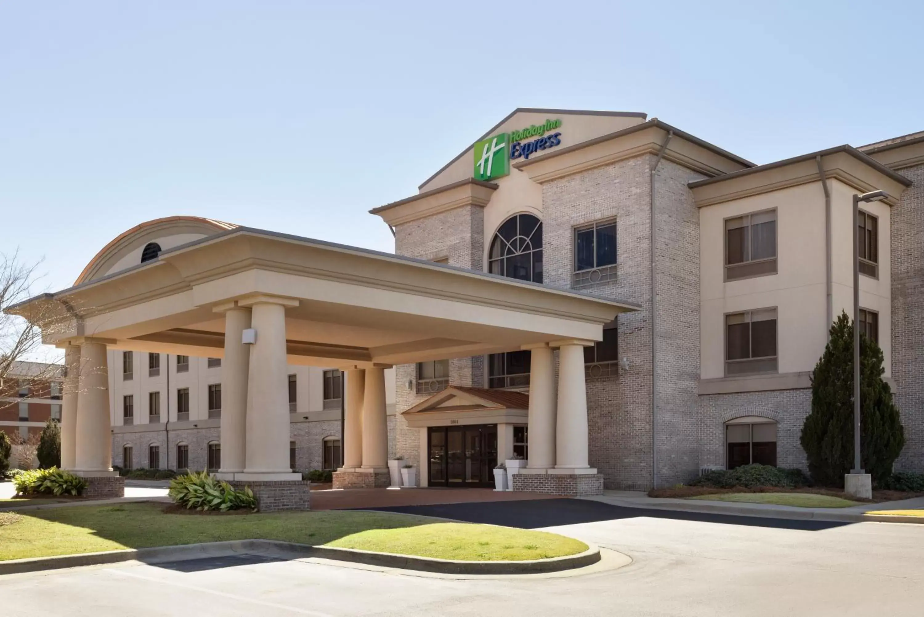 Property Building in Holiday Inn Express Hotel & Suites Opelika Auburn, an IHG Hotel