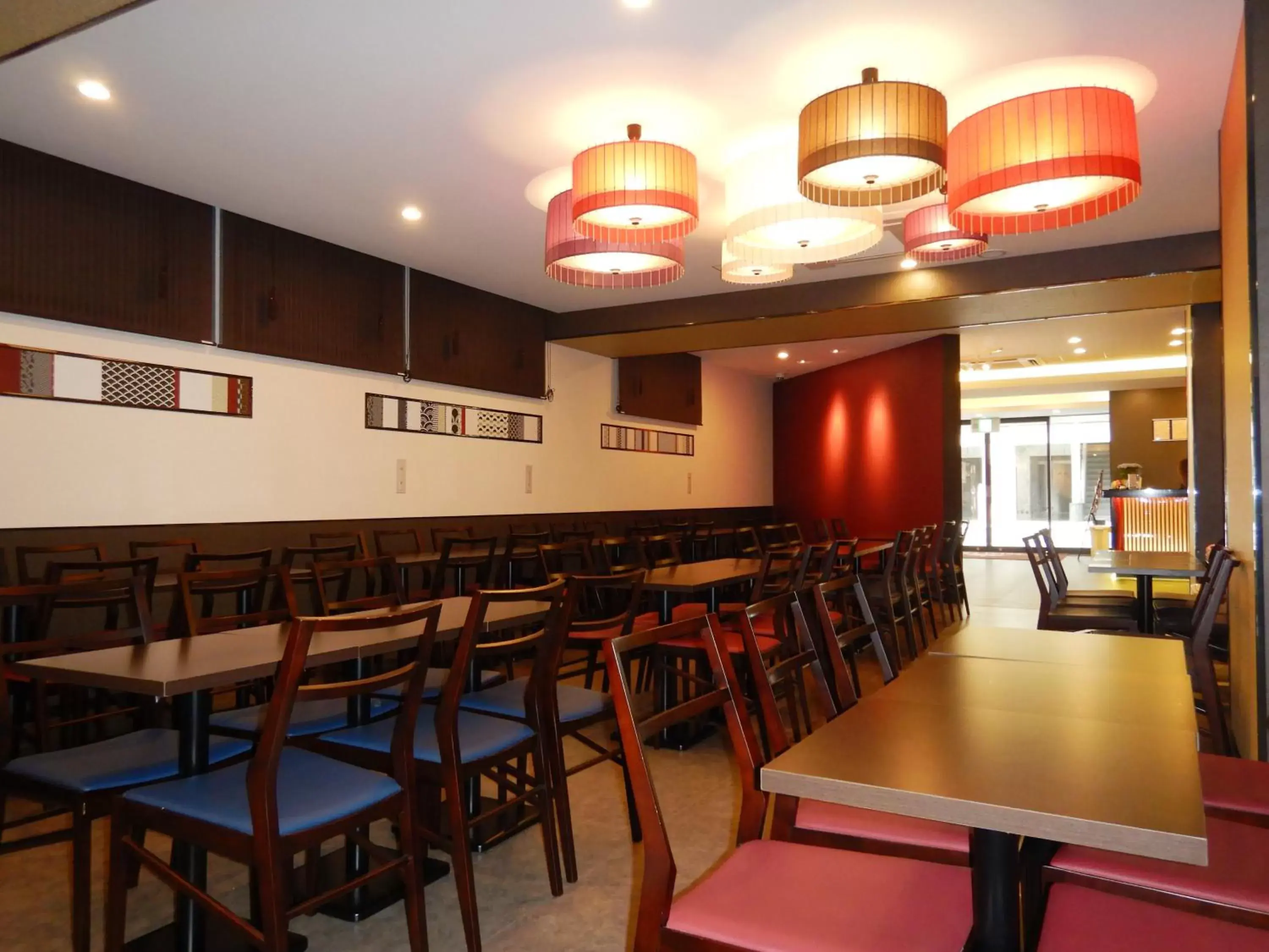 Communal lounge/ TV room, Restaurant/Places to Eat in Kuromon Crystal Hotel