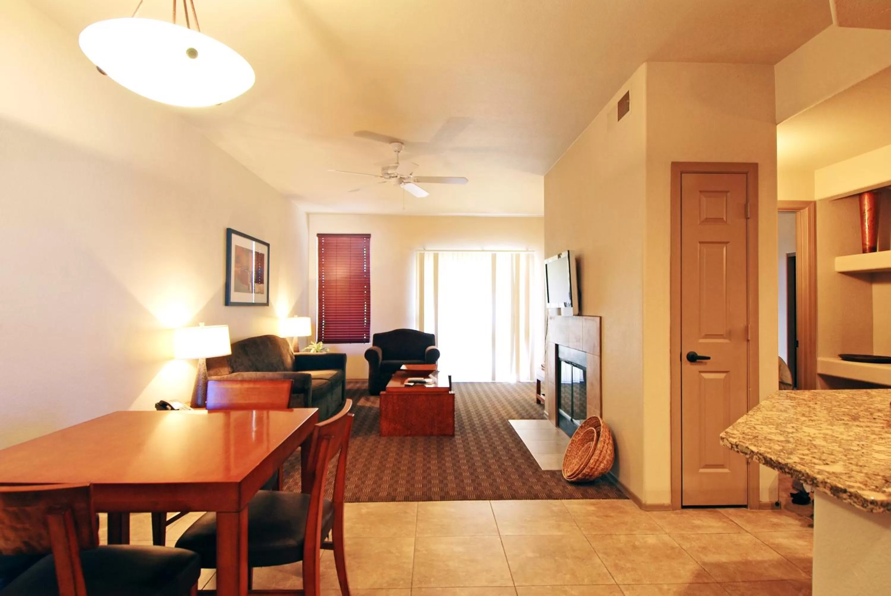 Dining area in Raintree at Phoenix South Mountain Preserve