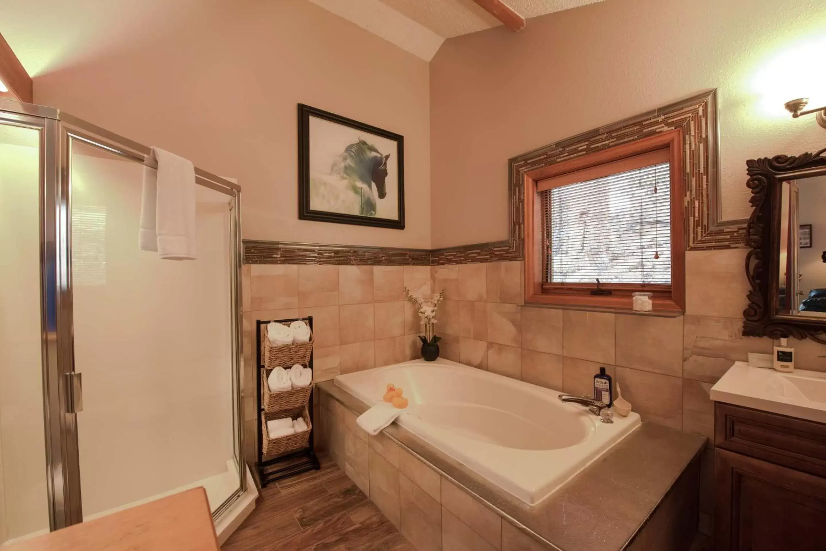 Bathroom in Romantic RiverSong Inn