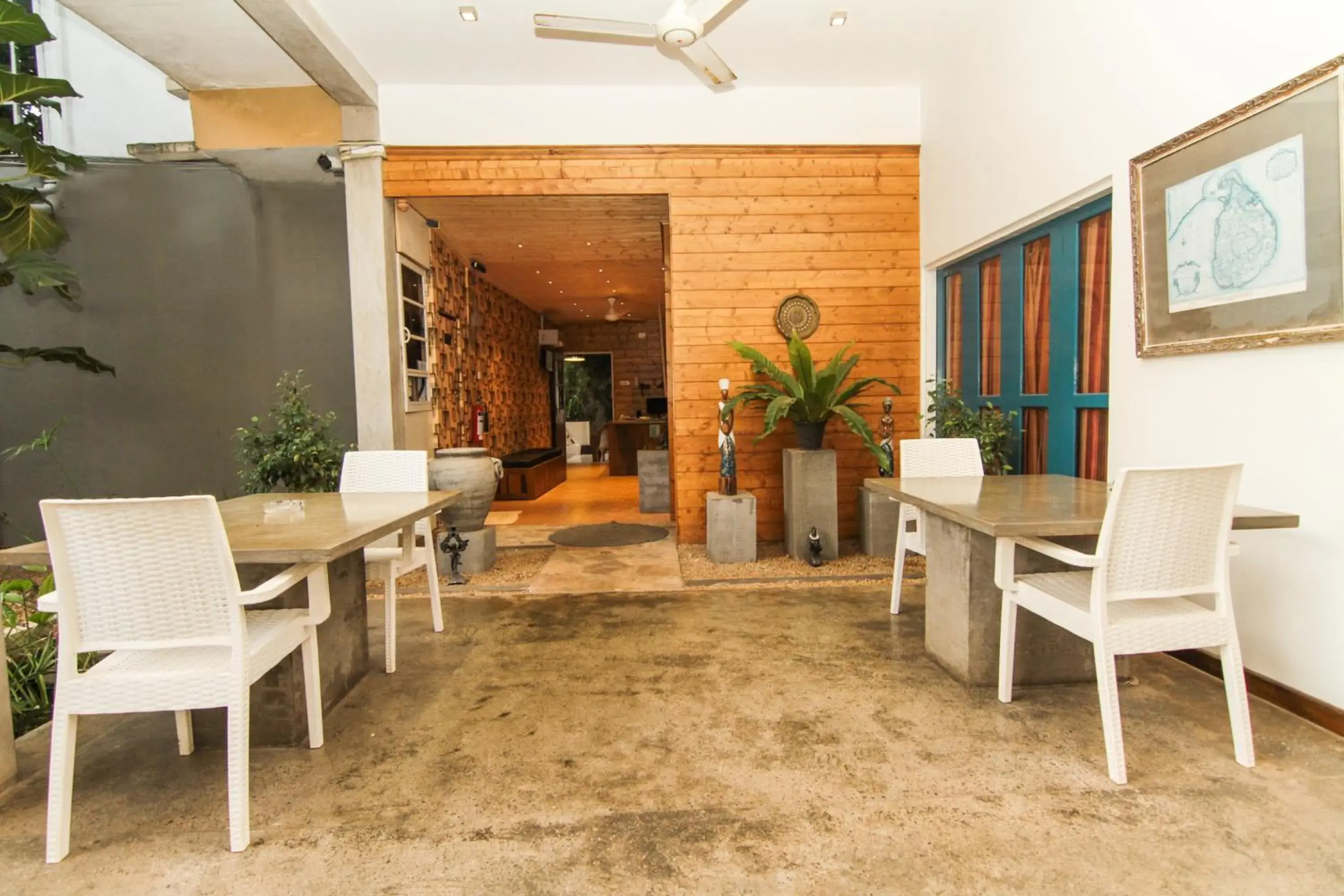 Restaurant/places to eat in Gomez Place Restaurant/places to eat in Gomez Place