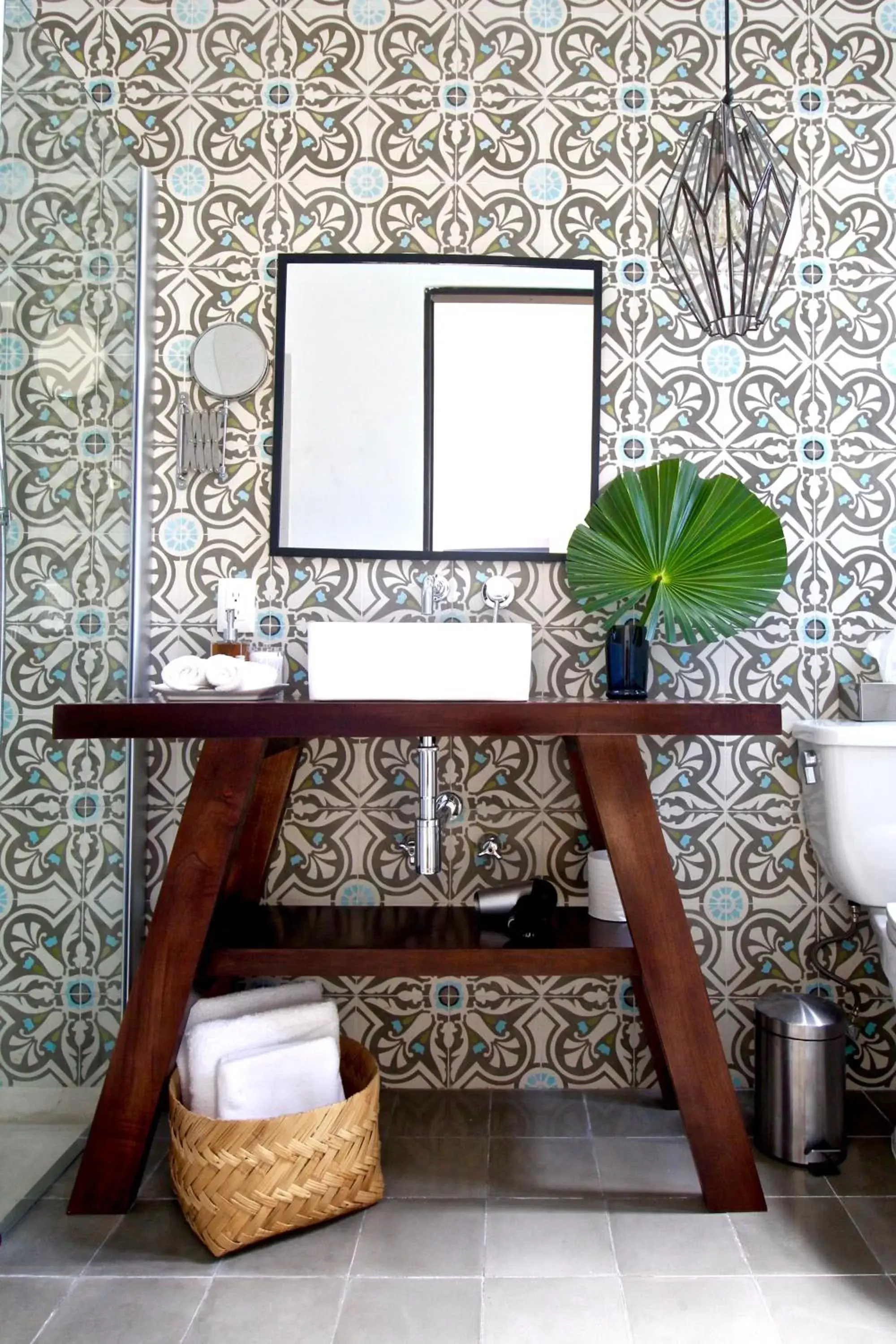 Bathroom, Seating Area in The Diplomat Boutique Hotel