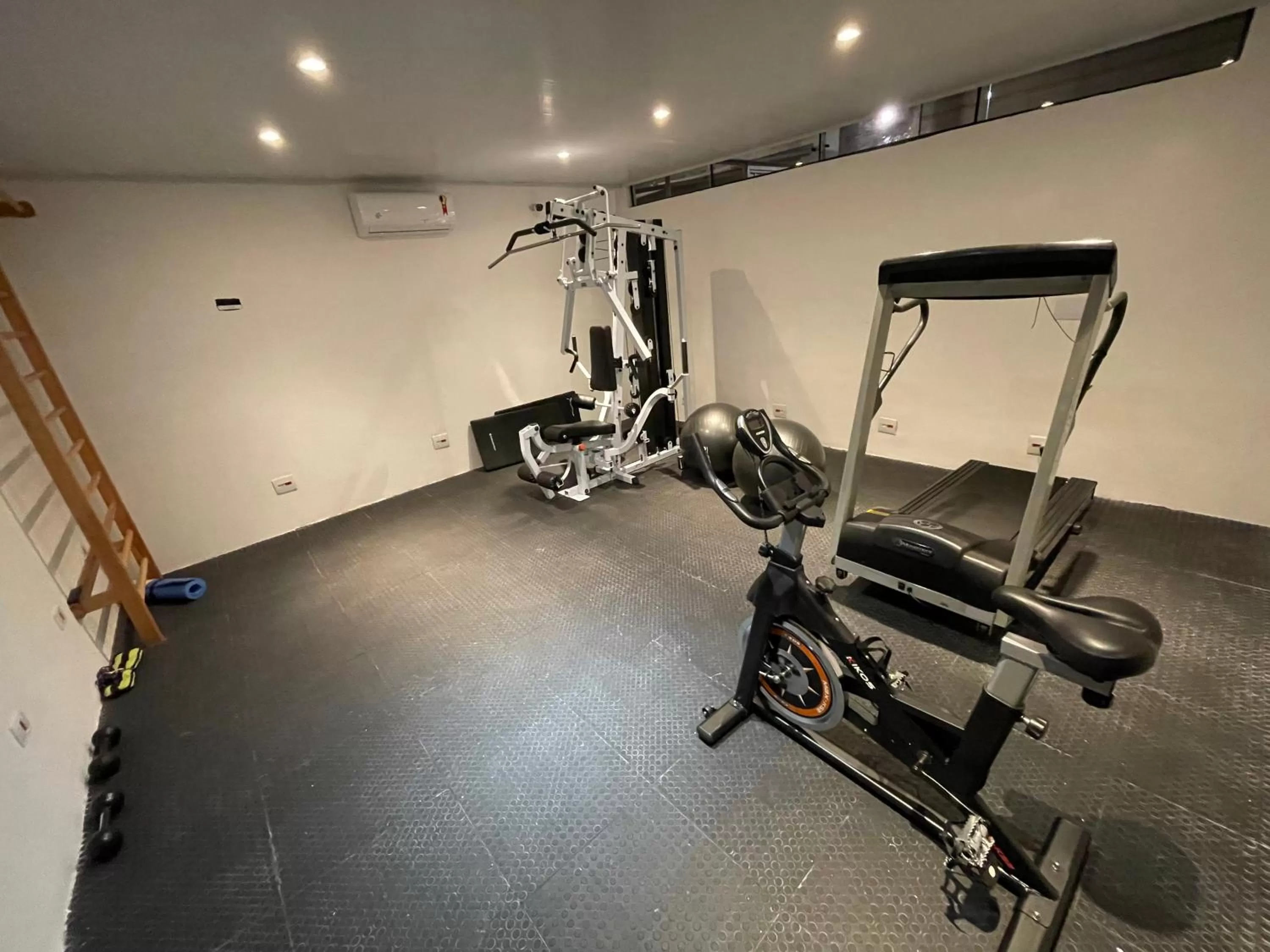Fitness centre/facilities in Calandre Hotel