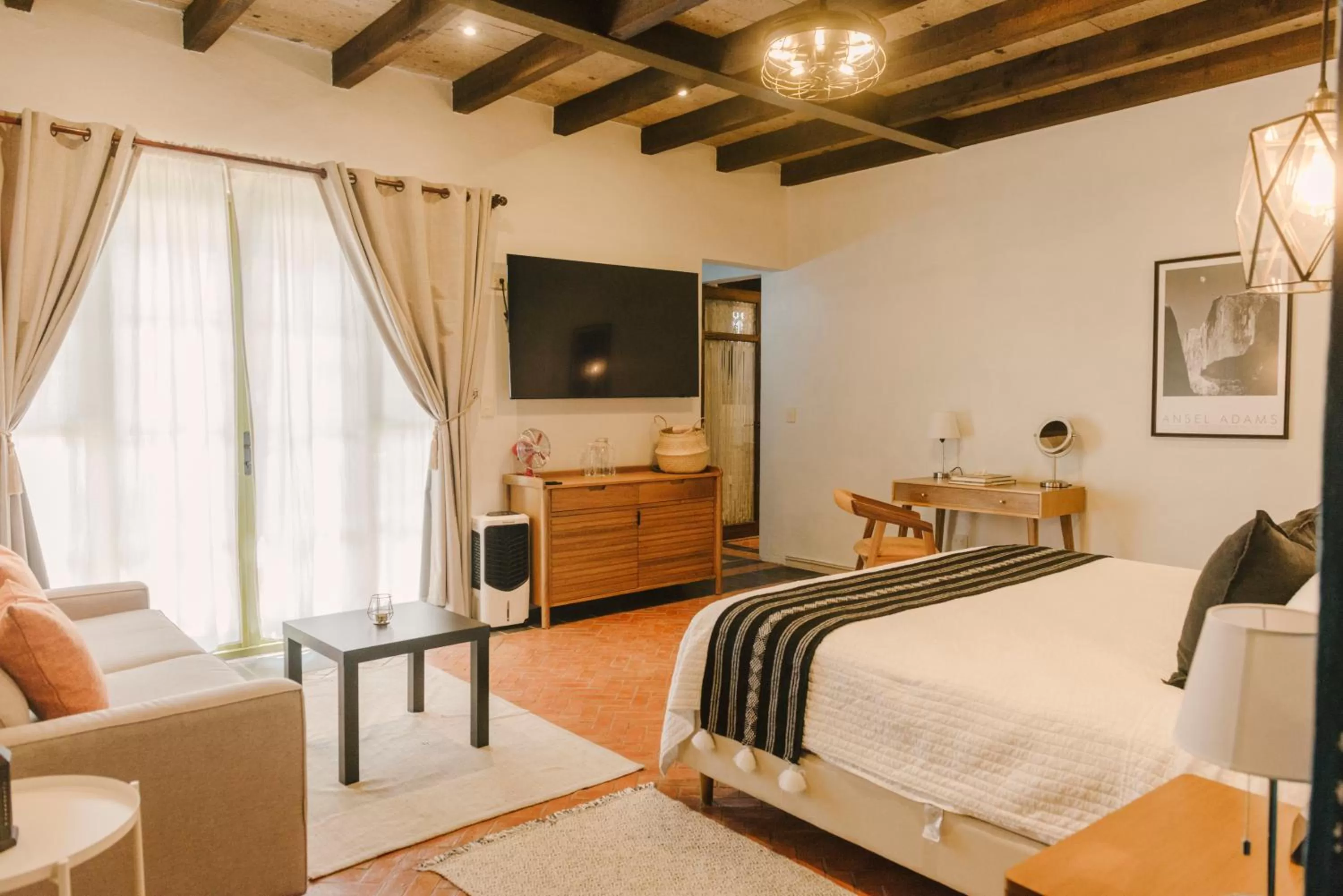 TV/Entertainment Center in Agua Santa Hotel Boutique