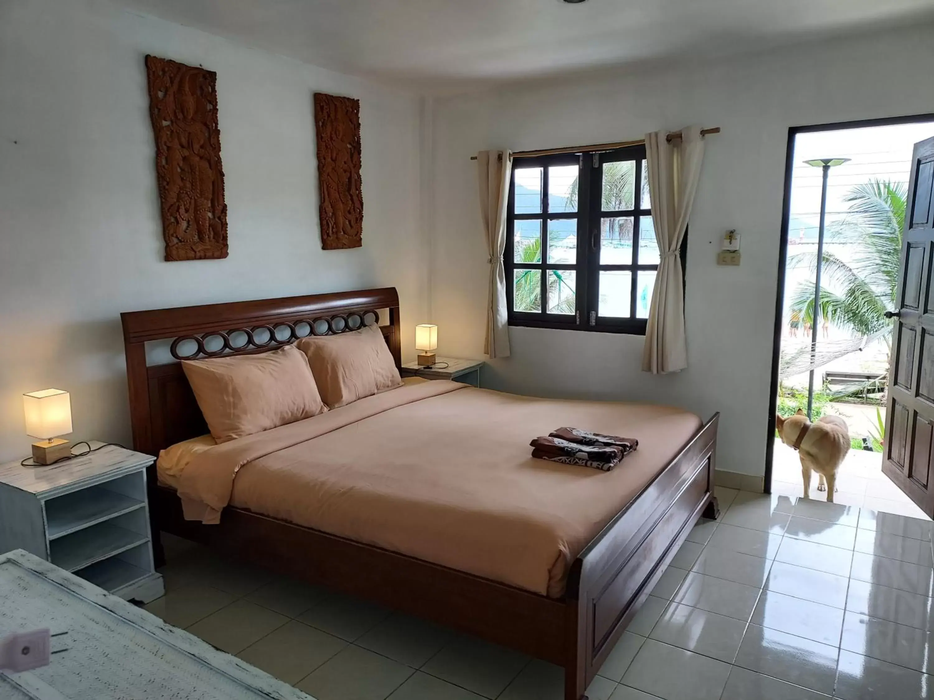 Bed in Cliff Cottage