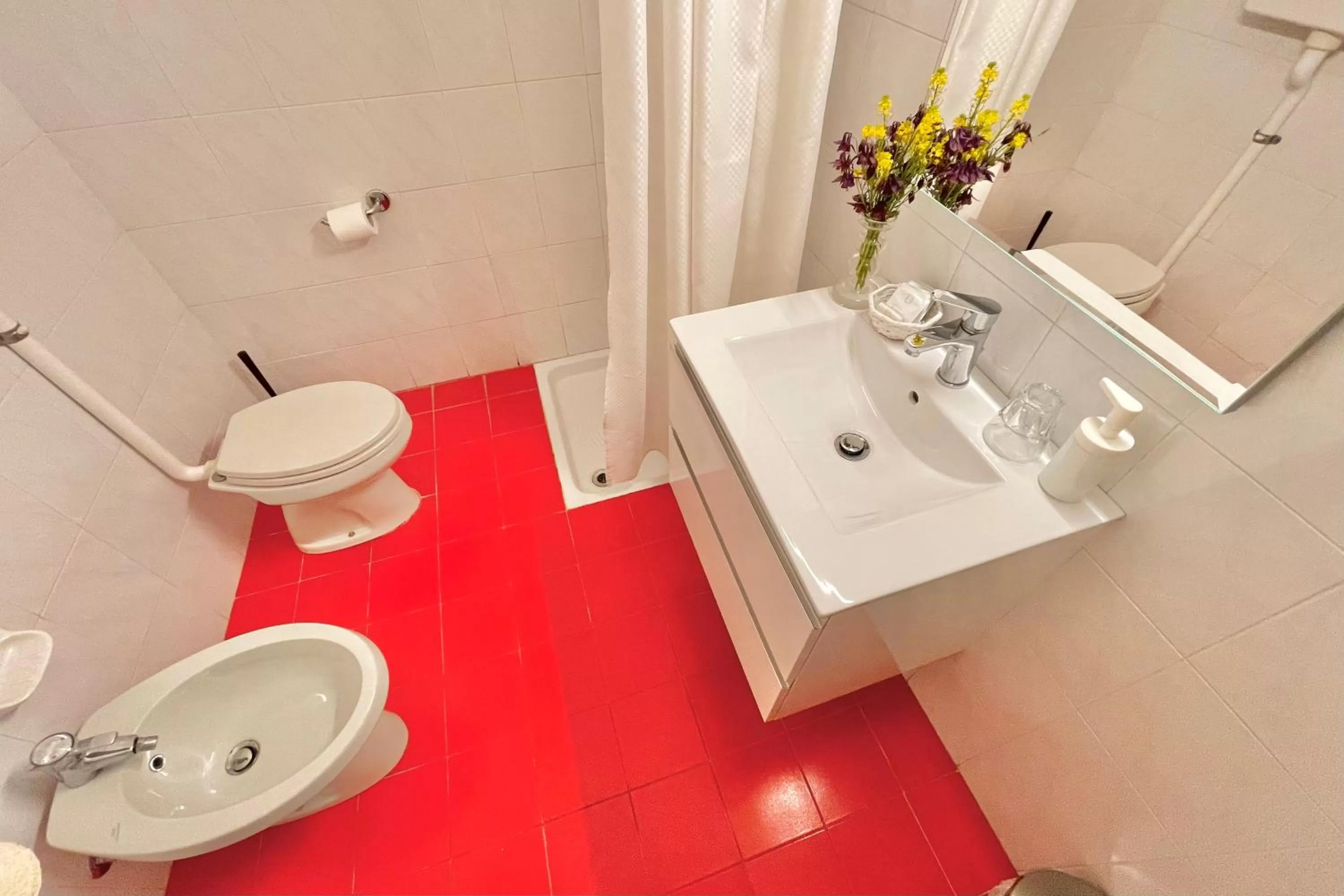 Bathroom in Albergo Vittoria