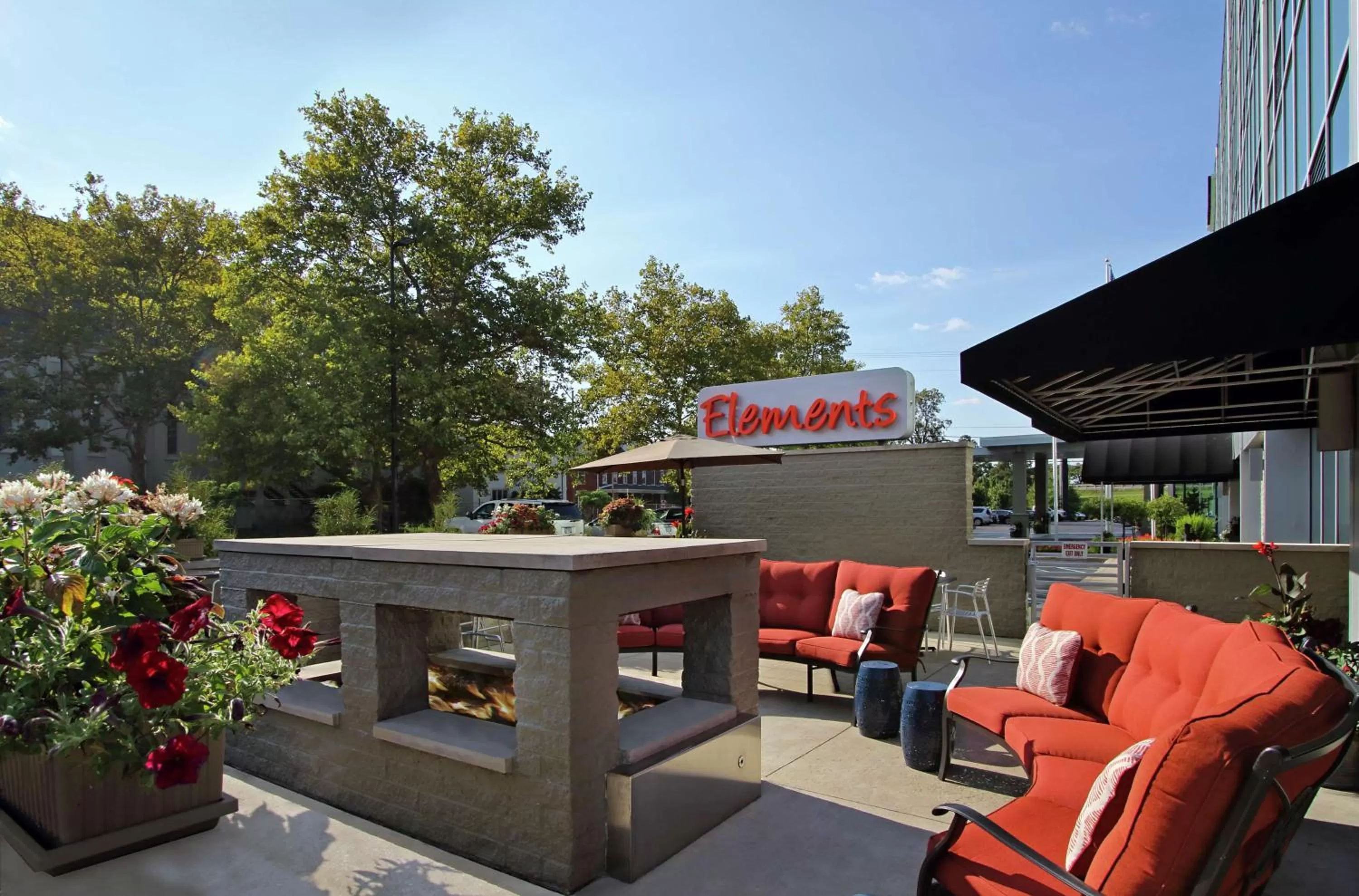 Restaurant/places to eat in Doubletree by Hilton Newark