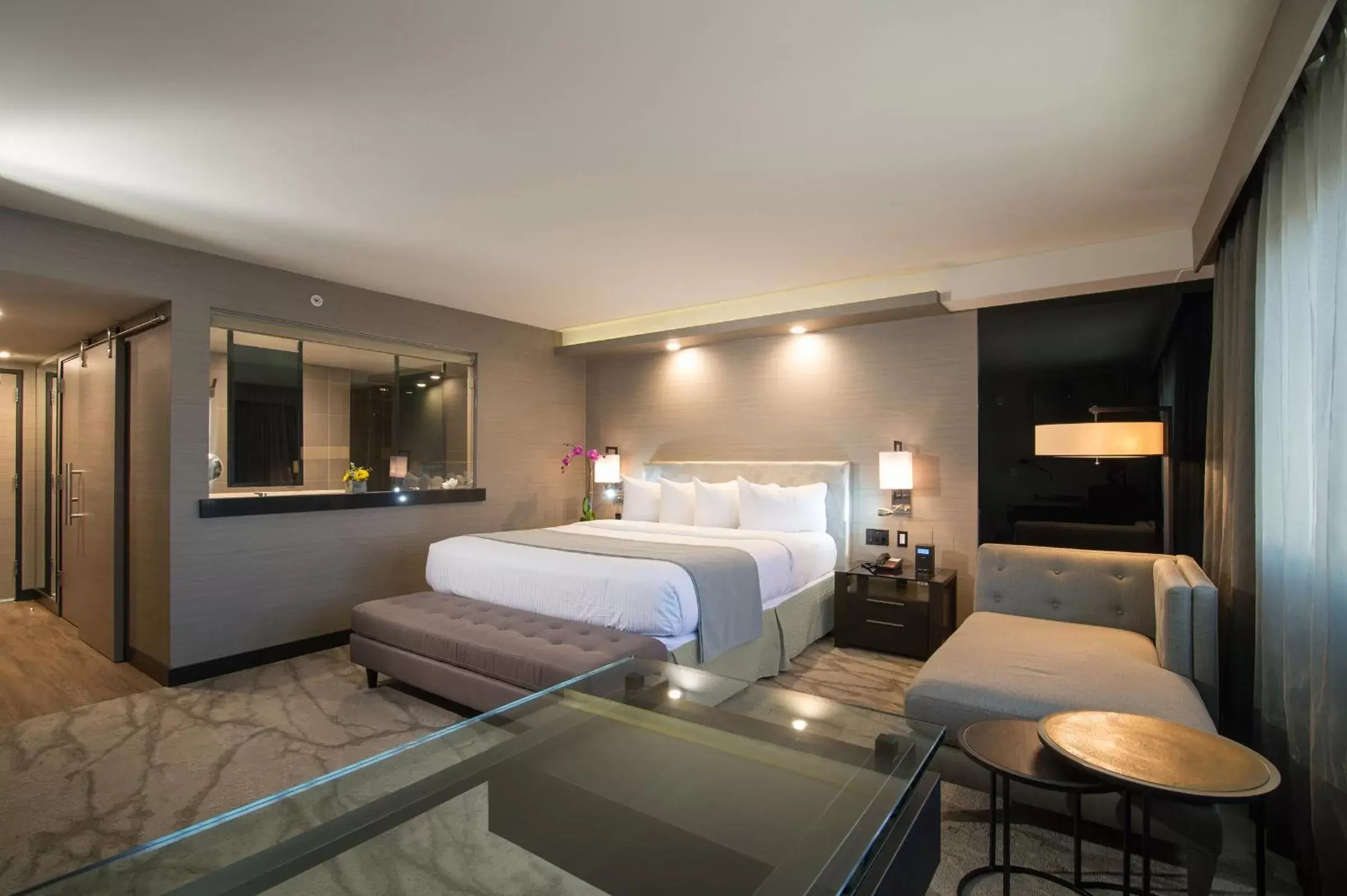 Bed in Miyako Hotel Los Angeles Bed in Miyako Hotel Los Angeles