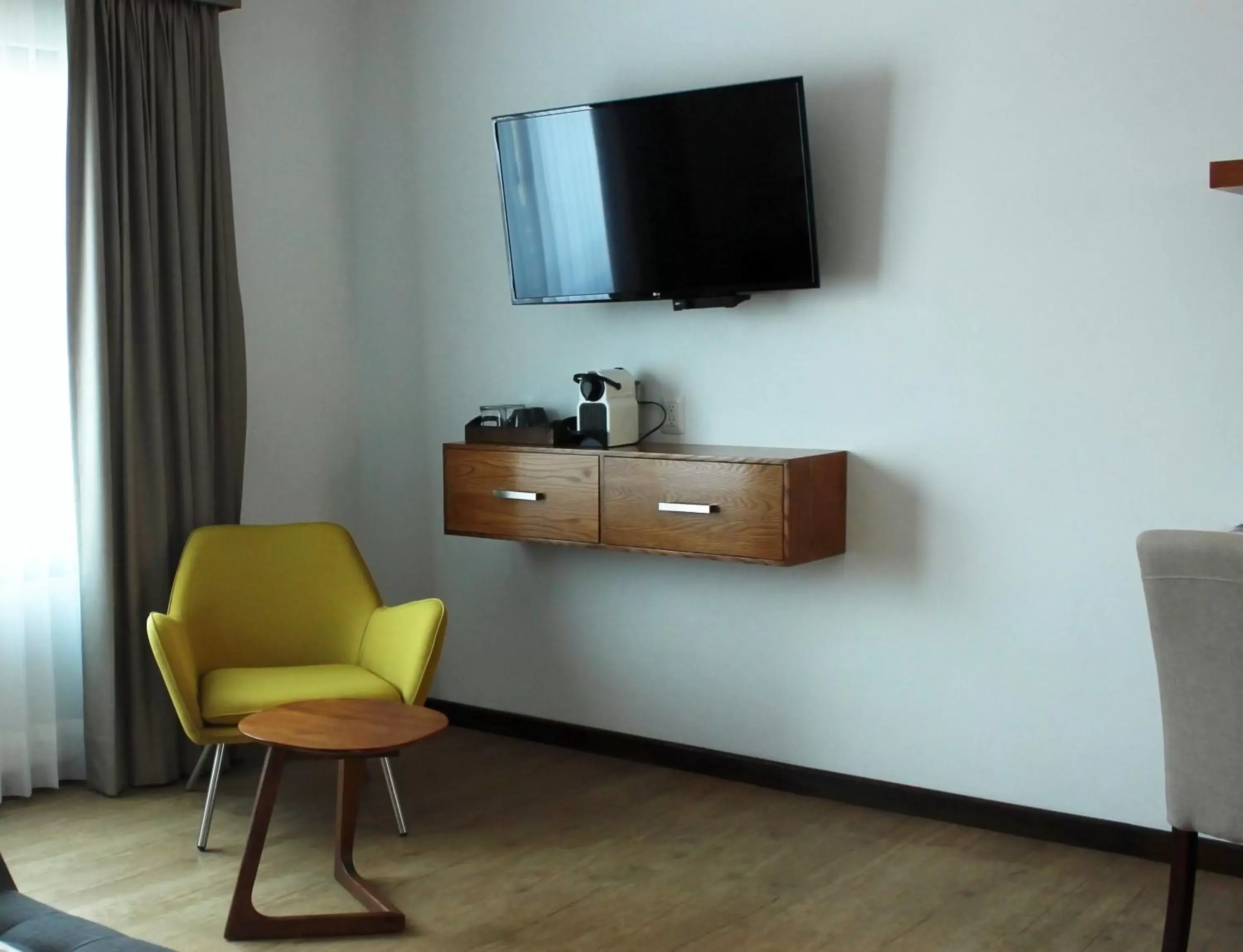 Bedroom, TV/Entertainment Center in Viña del Cielo