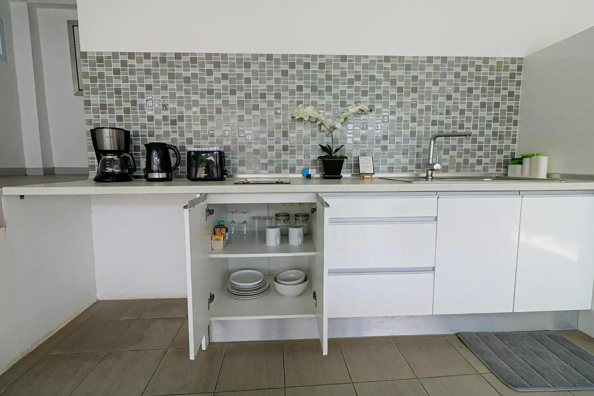 Kitchen or kitchenette, Kitchen/Kitchenette in Samui Blue Orchid - Adult Only