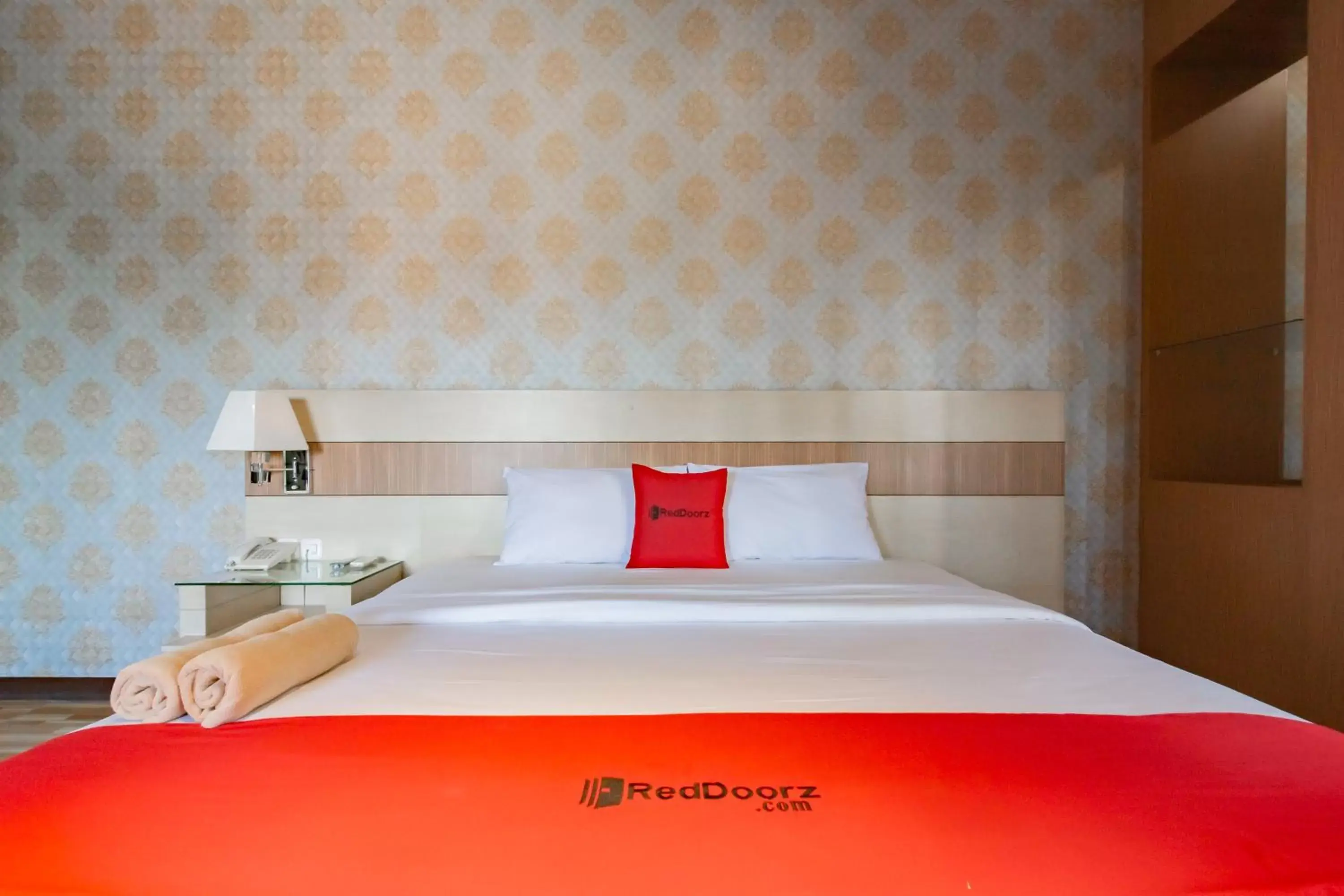 Bedroom, Bed in RedDoorz Premium near Bandung Station