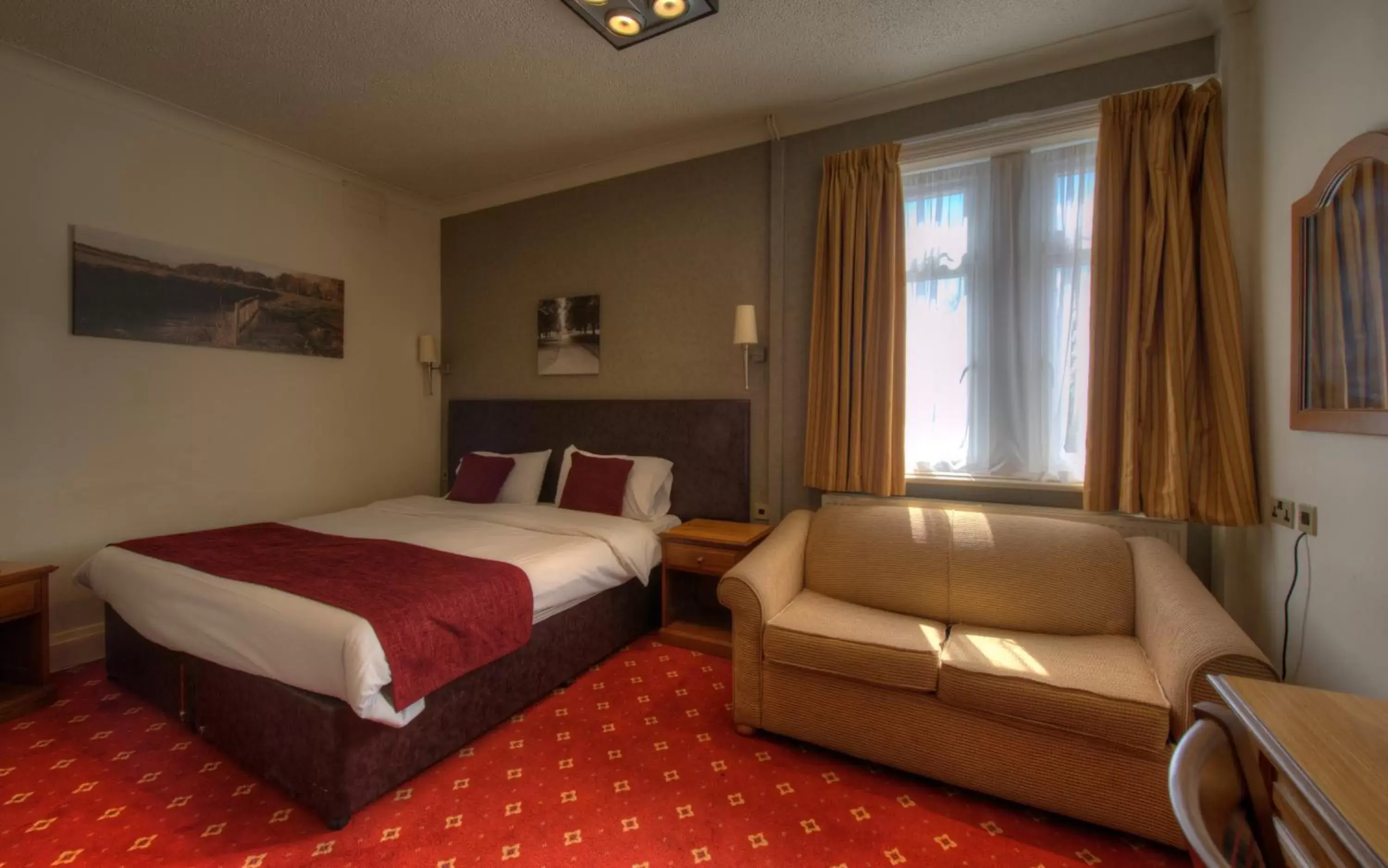 Bed in Royal Inn