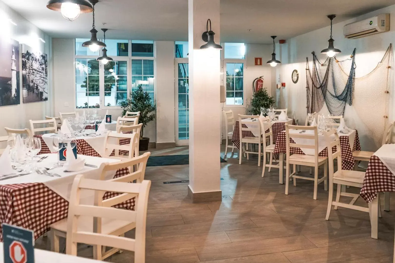 Restaurant/Places to Eat in Aequora Lanzarote Suites