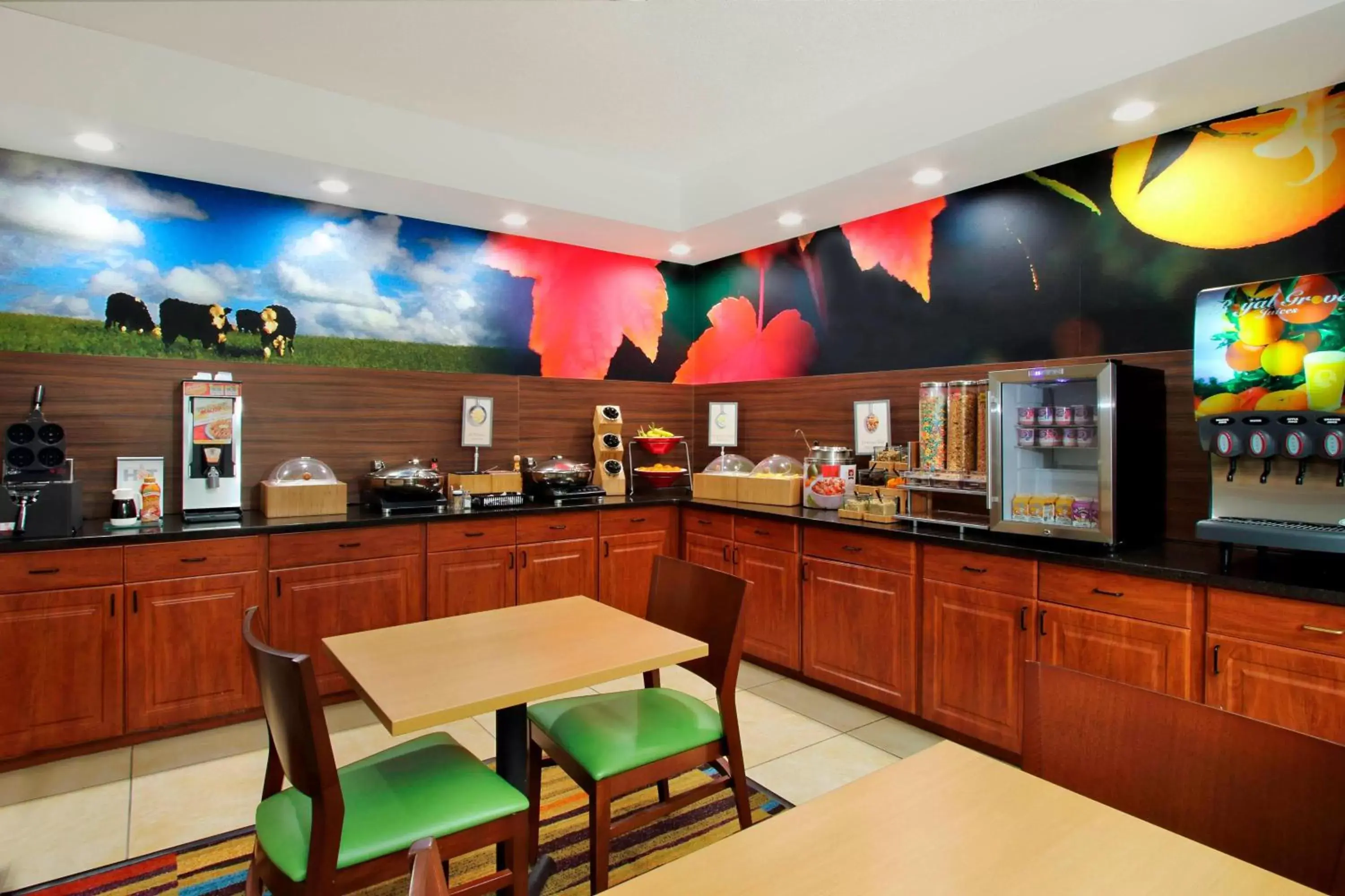 Breakfast, Restaurant/Places to Eat in Fairfield Inn & Suites Colorado Springs South