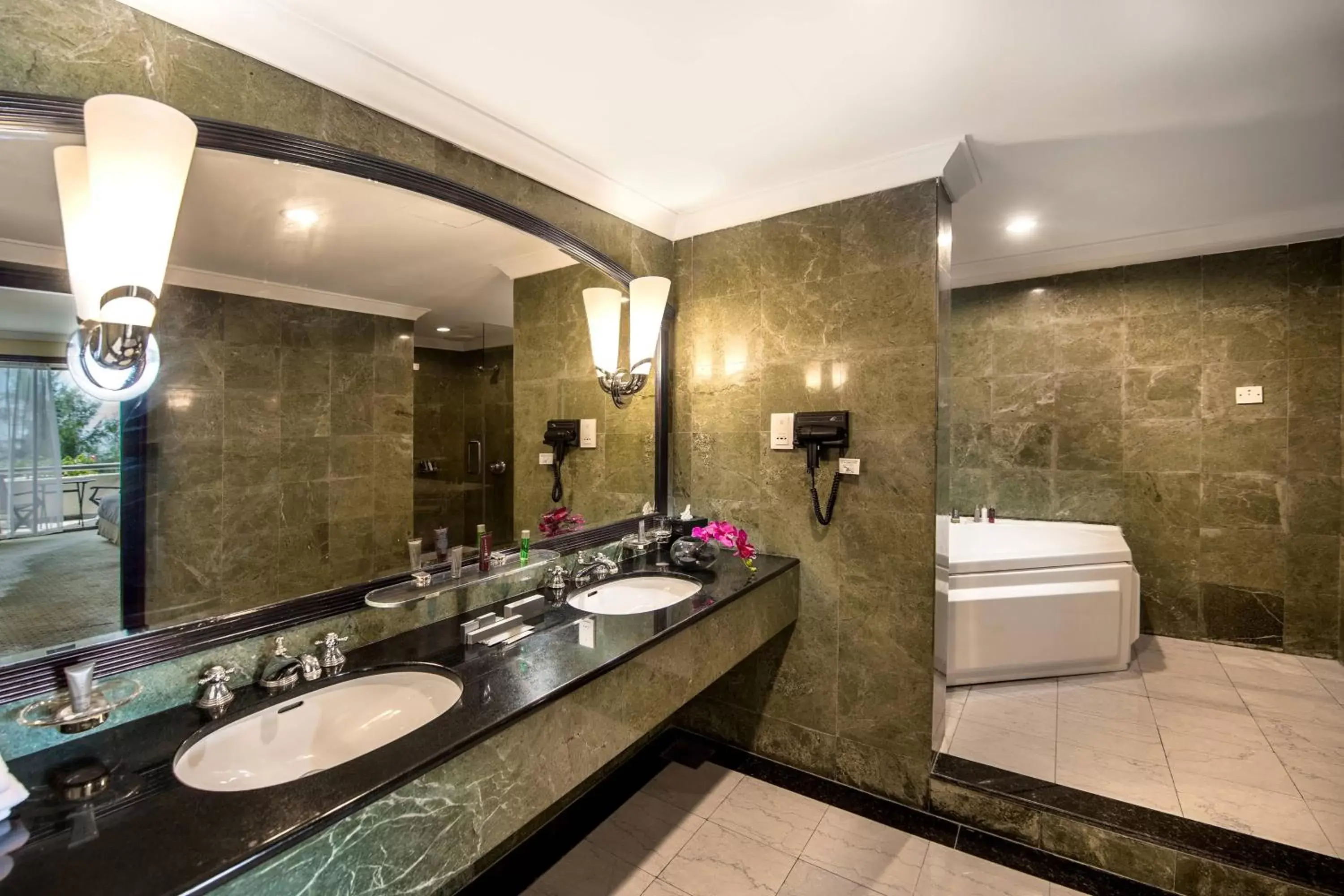 Bathroom in Miri Marriott Resort & Spa