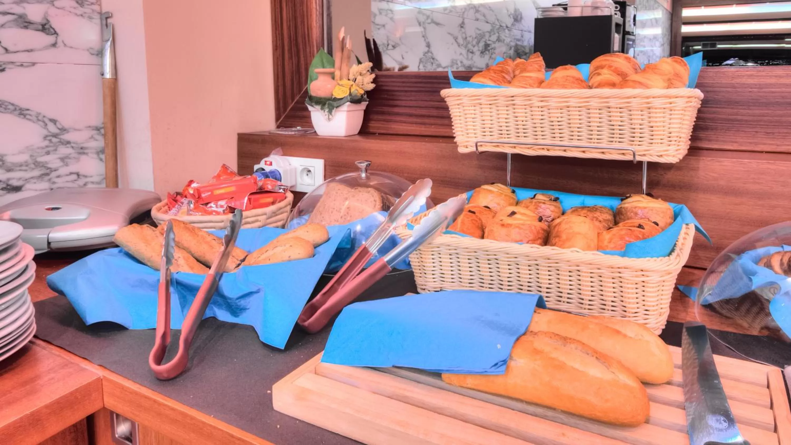 Food in Hotel Tristar