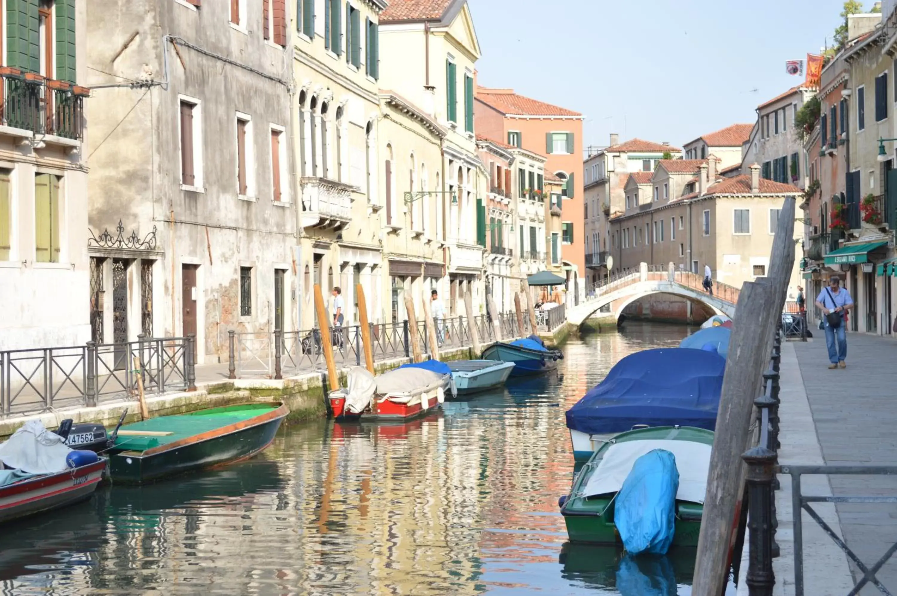 Area and facilities, Neighborhood in Hotel Locanda Salieri