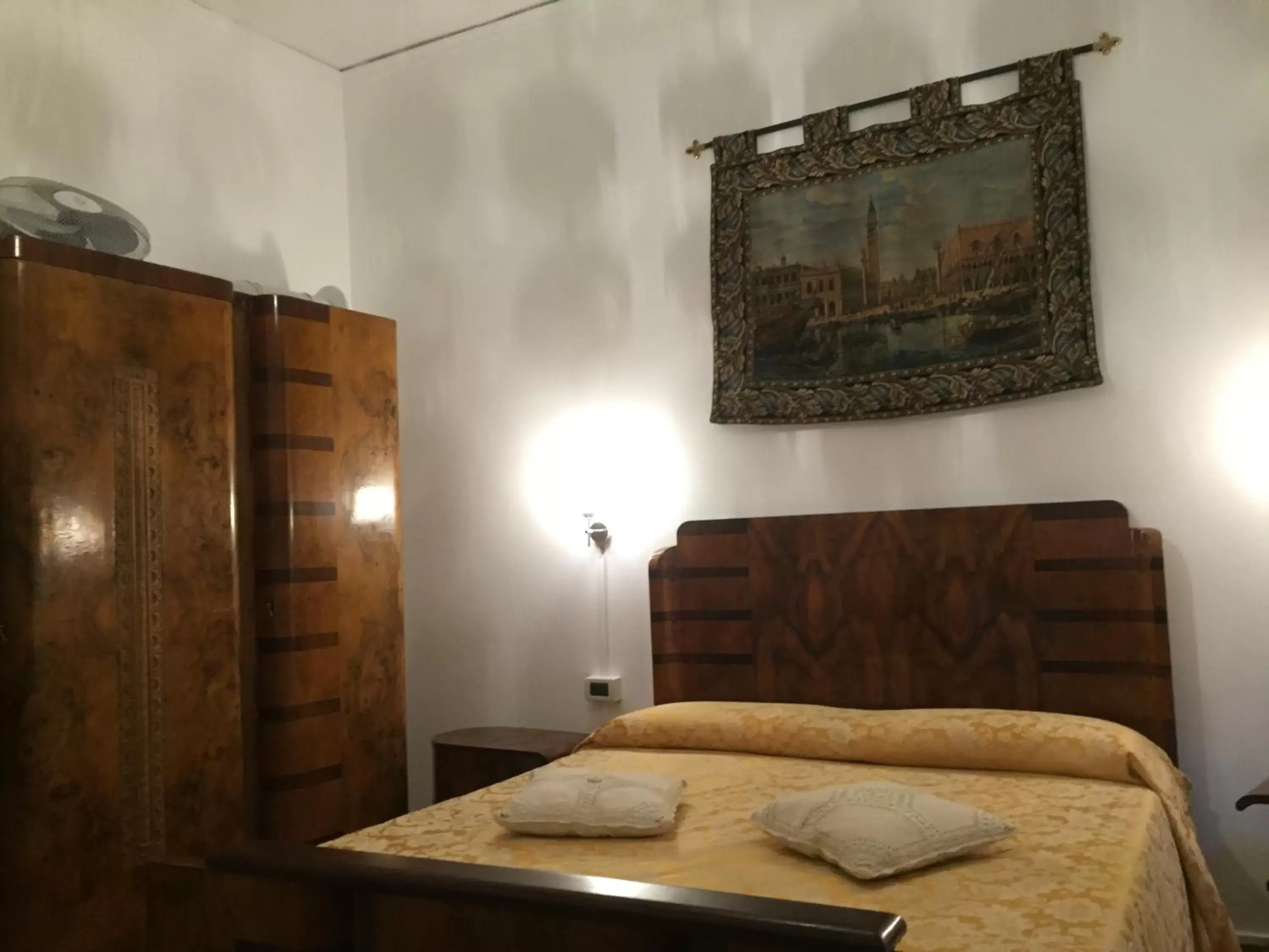 Bed in B&B Ca' Dor