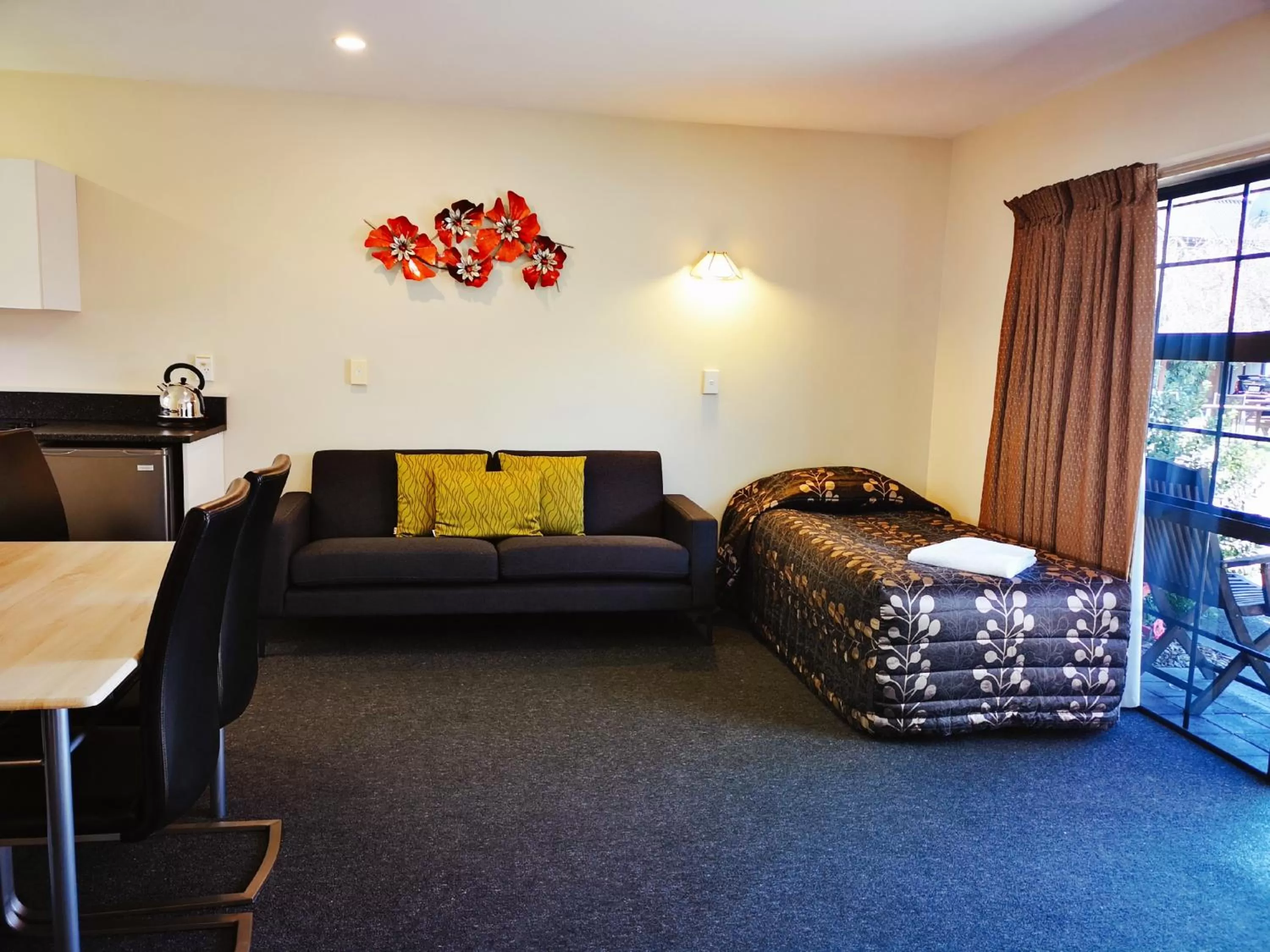 Living room in Aston Court Motel