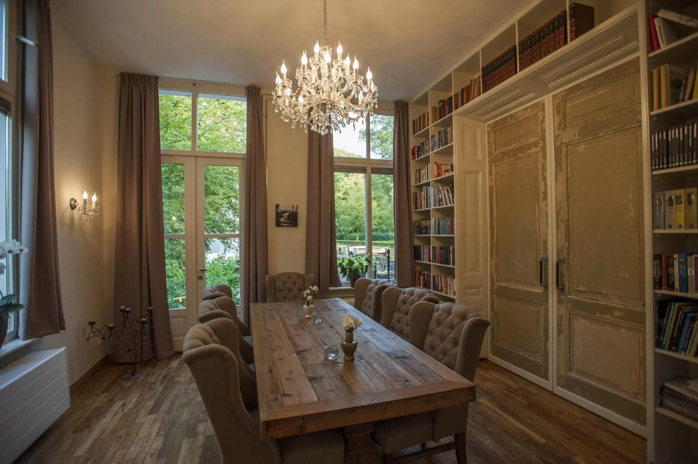 Dining Area in Boutique B&B Villa Heidetuin