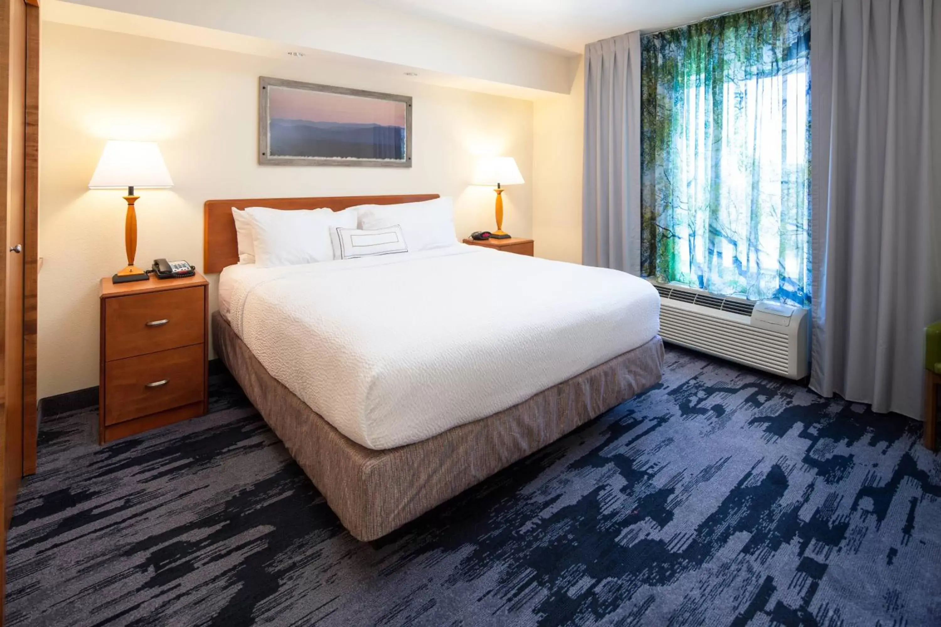 Bedroom, Bed in Fairfield Inn and Suites by Marriott South Boston