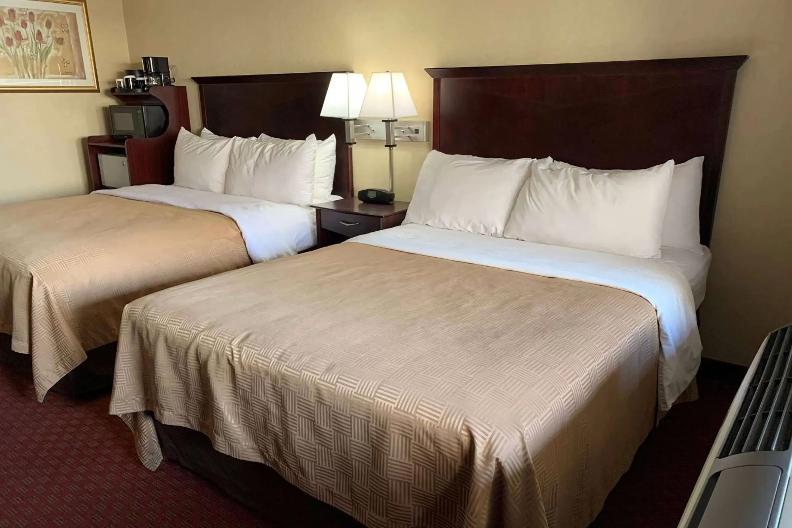 Photo of the whole room, Bed in Days Inn by Wyndham Blythe