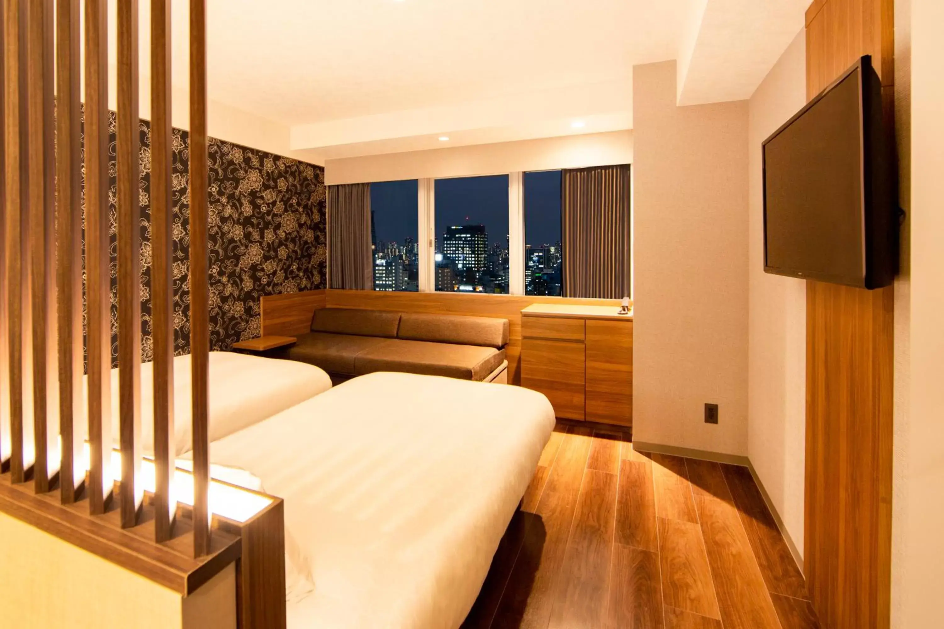 Photo of the whole room, Bed in karaksa hotel grande Shin-Osaka Tower