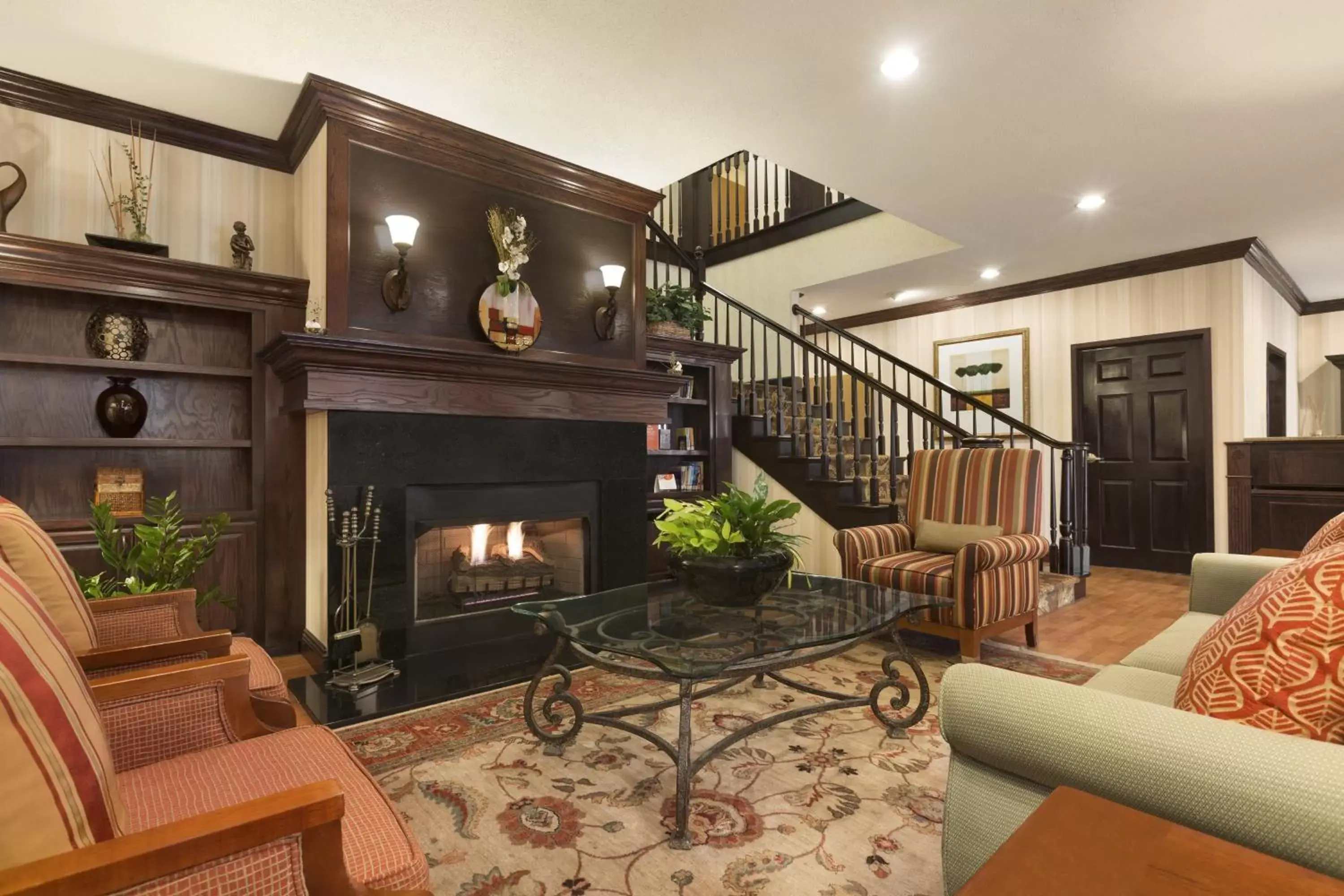 Lobby or reception, Seating Area in Country Inn & Suites by Radisson, Asheville at Asheville Outlet Mall, NC