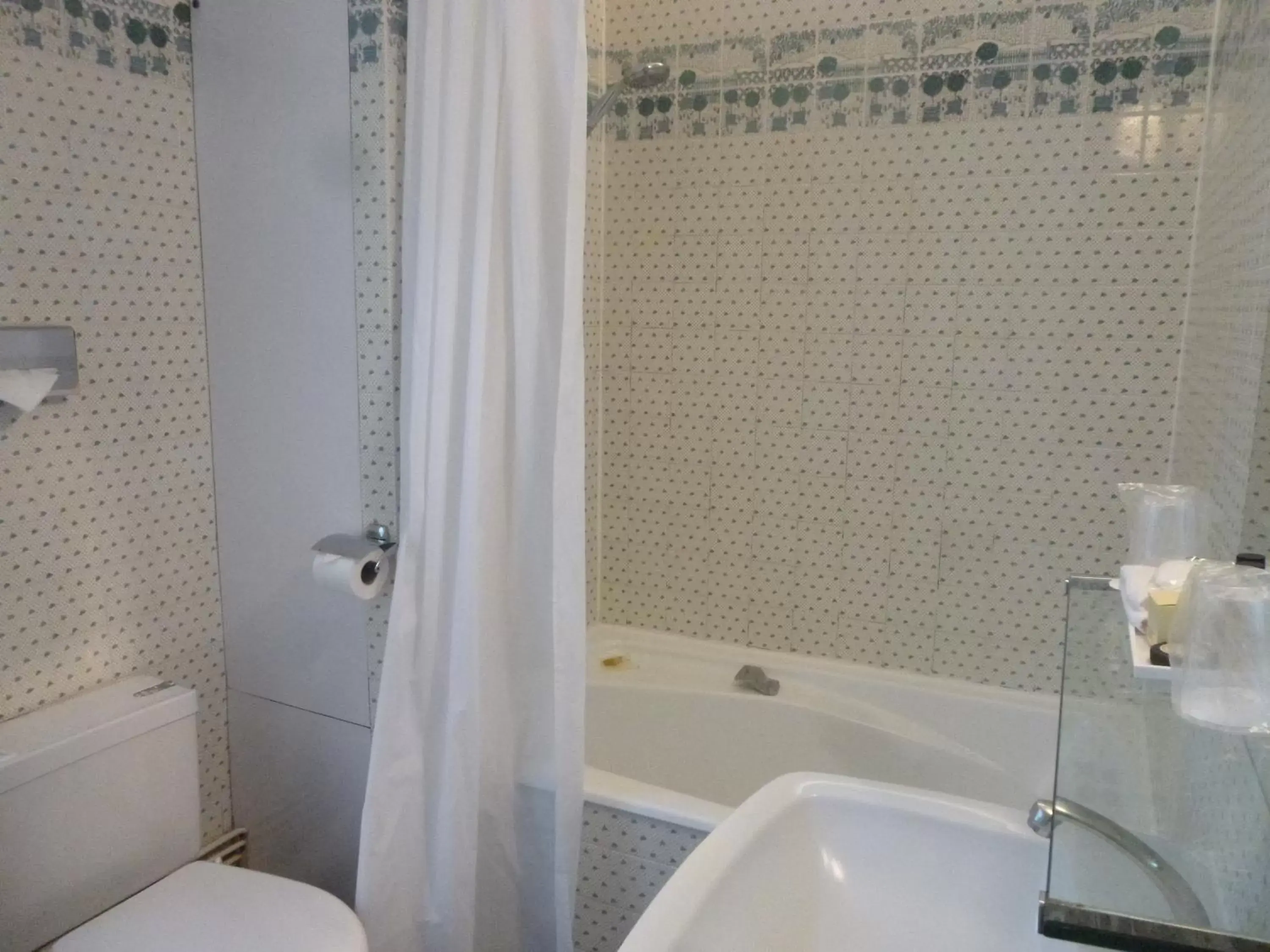 Shower, Bathroom in Logis Hôtel Le Rivage