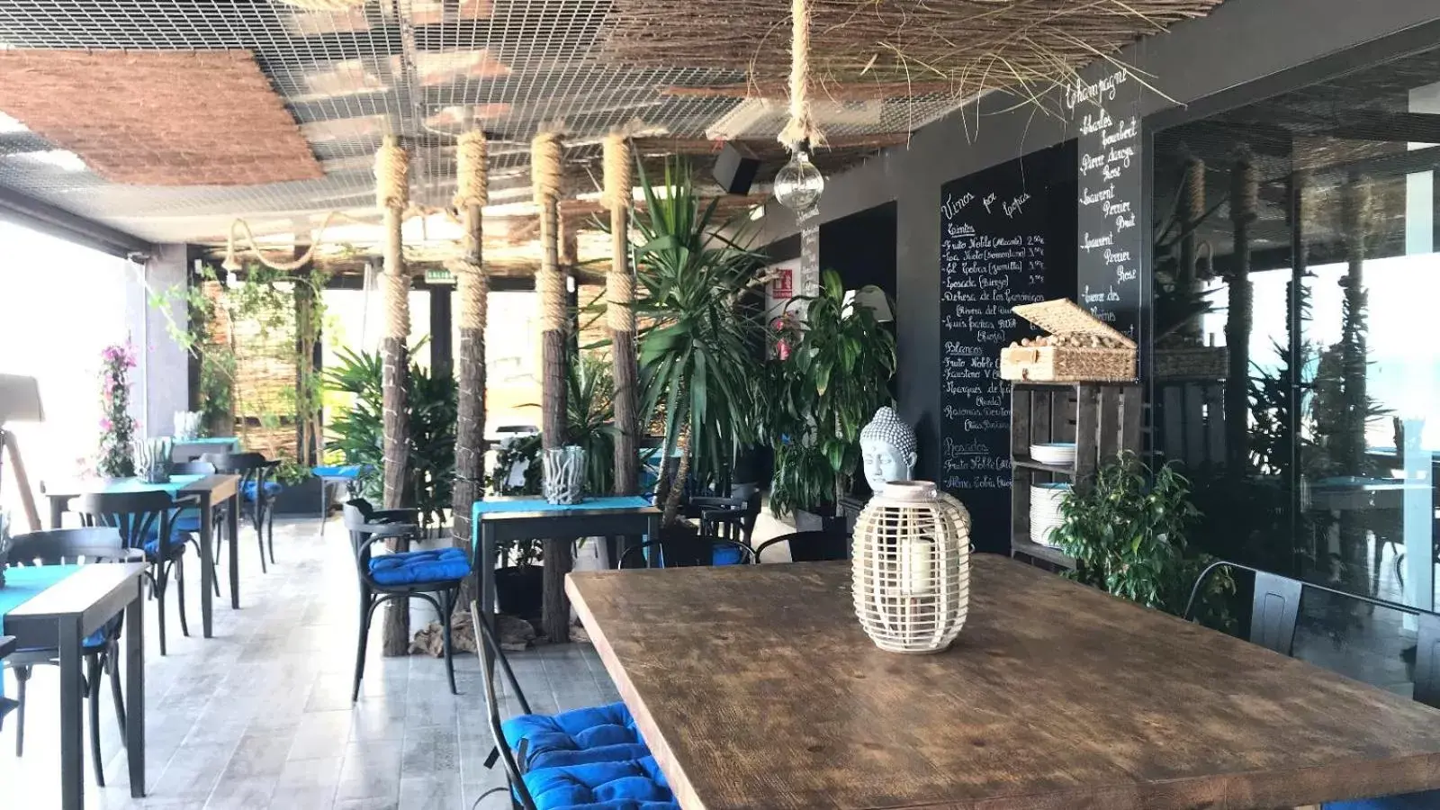 Restaurant/places to eat in Lloyds Beach Club Restaurant/places to eat in Lloyds Beach Club