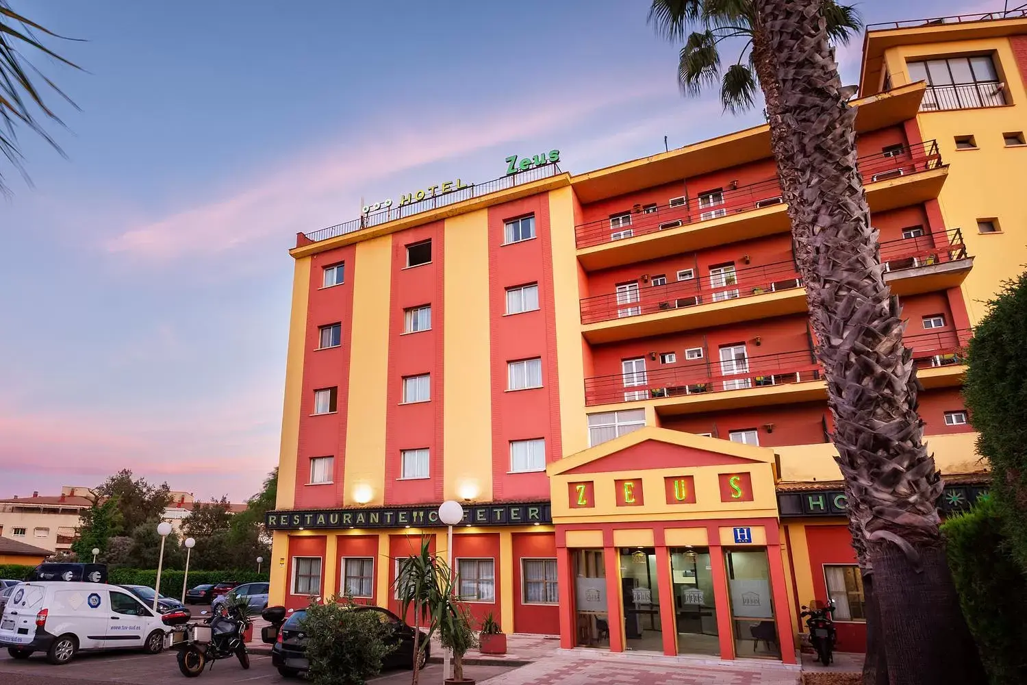 Facade/entrance, Property Building in Hotel Zeus