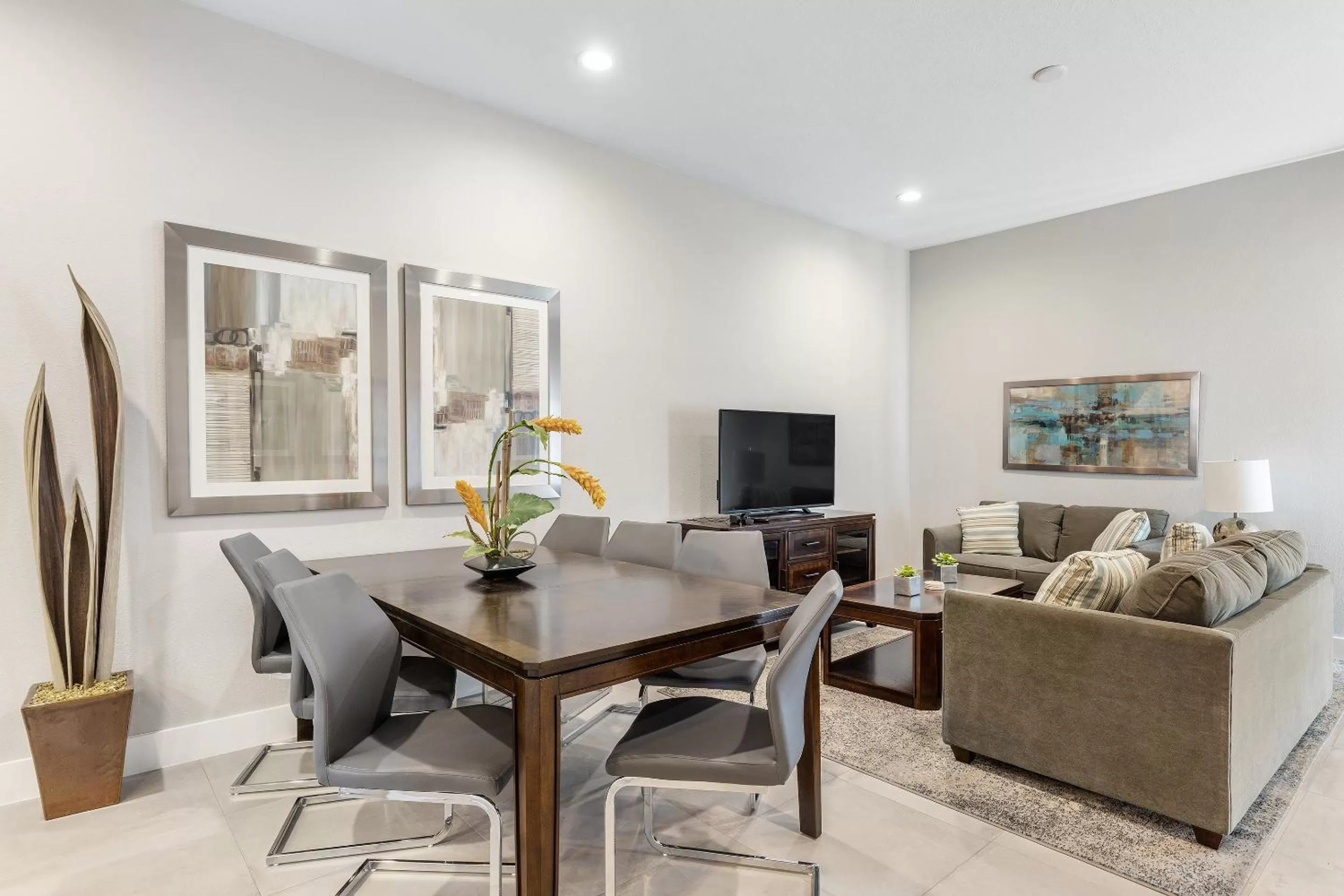 Living room, Dining Area in Summerville Vacation Resort