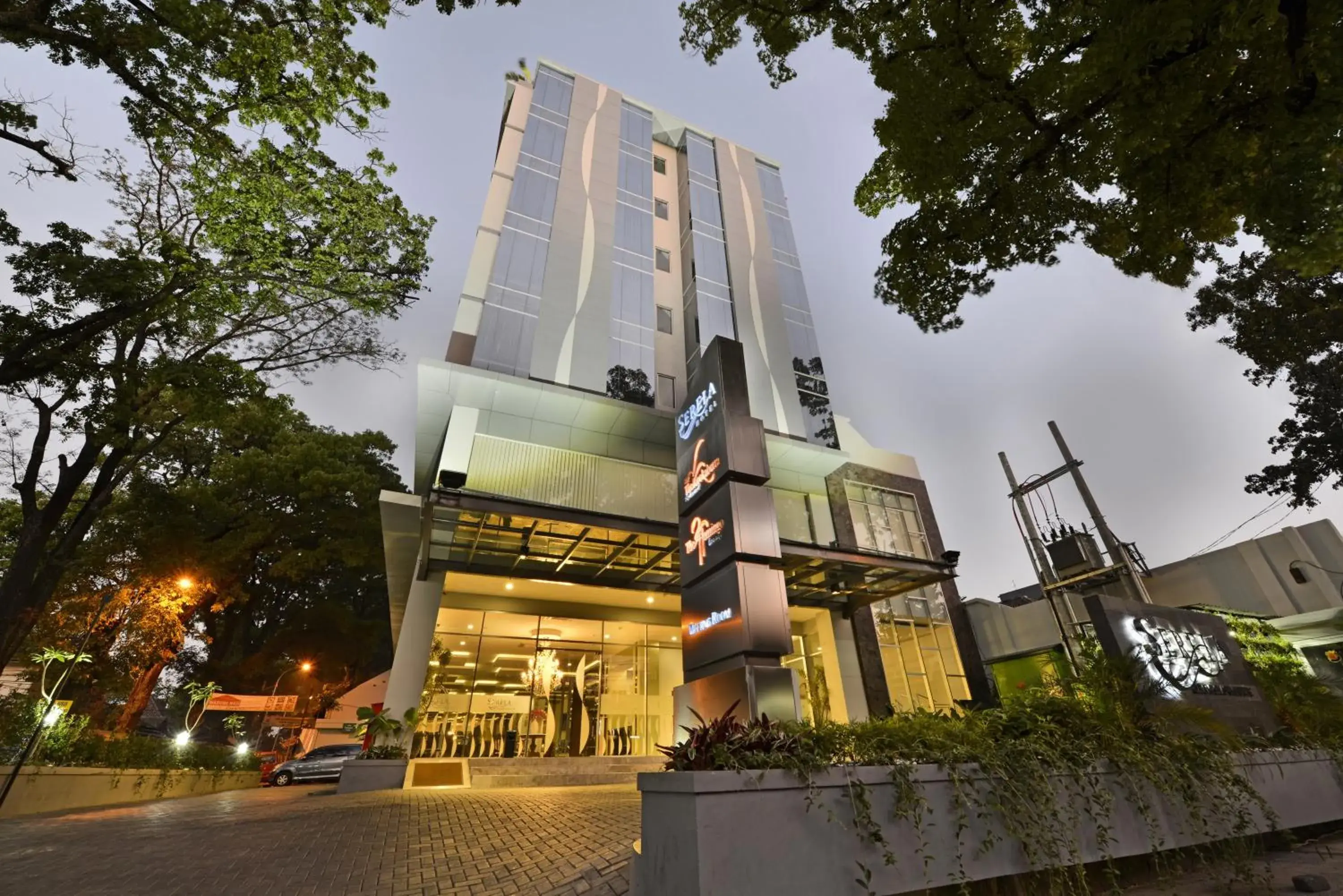 Facade/entrance, Property Building in Serela Cihampelas Hotel