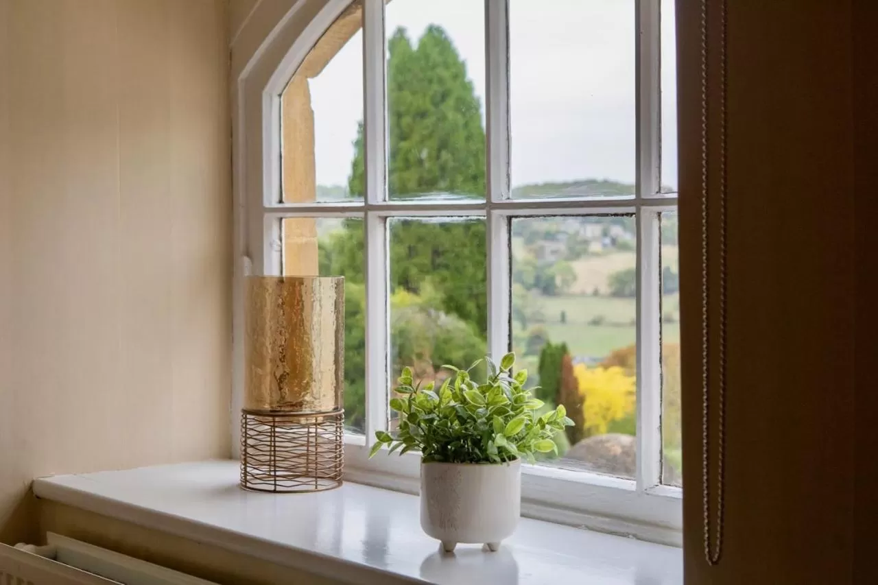 Bedroom in Burleigh Court Hotel