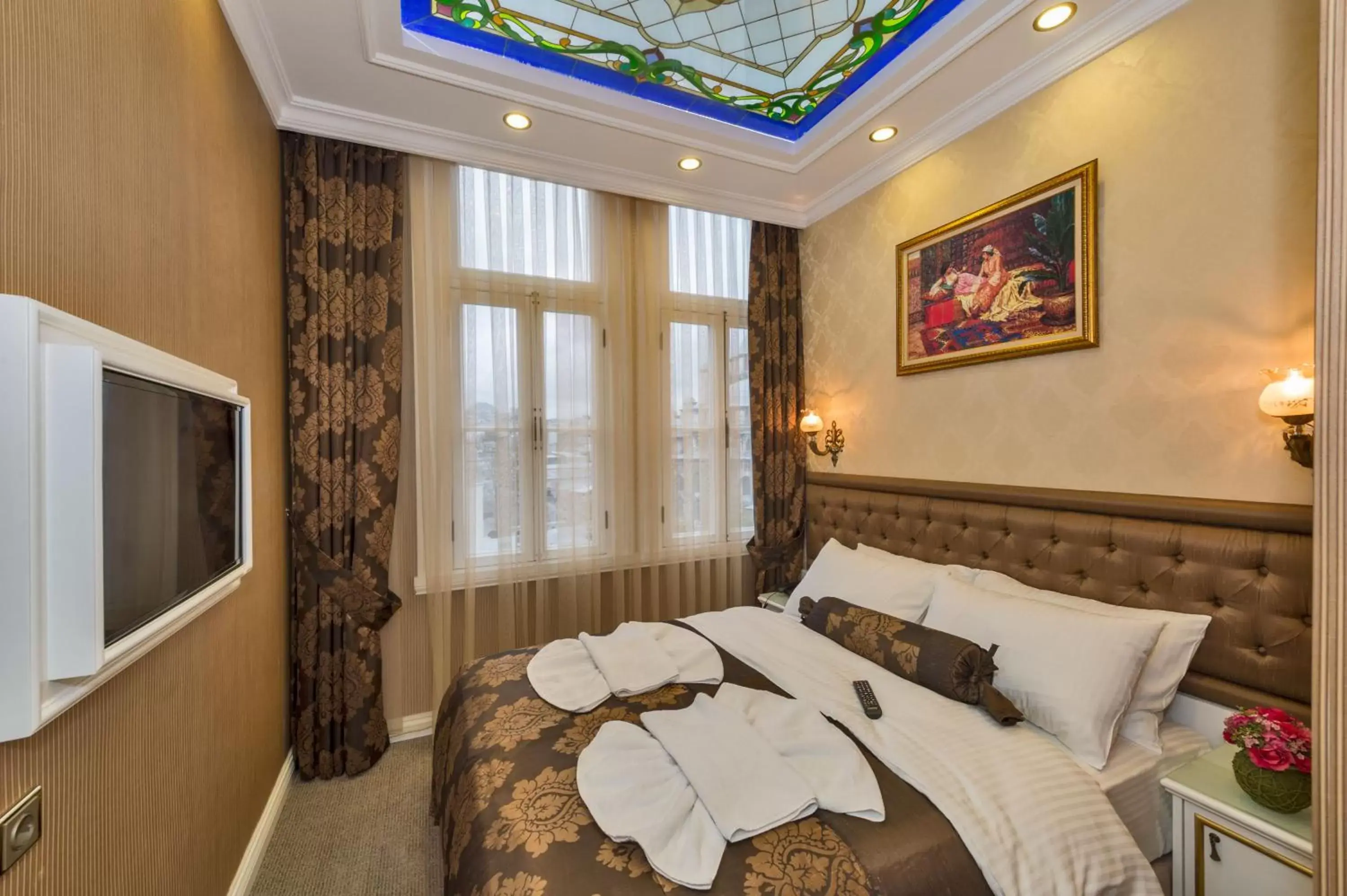 Bed in Alpek Hotel