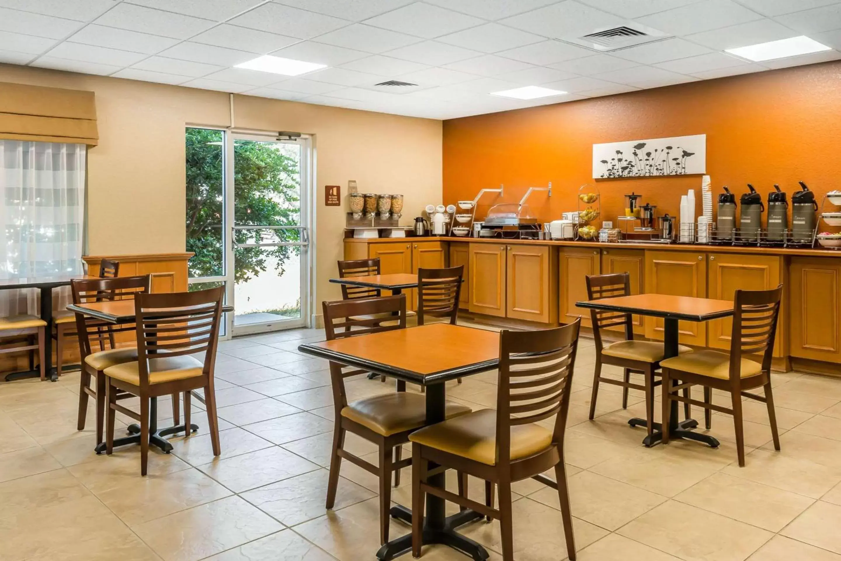 Restaurant/Places to Eat in Sleep Inn & Suites Ocala - Belleview