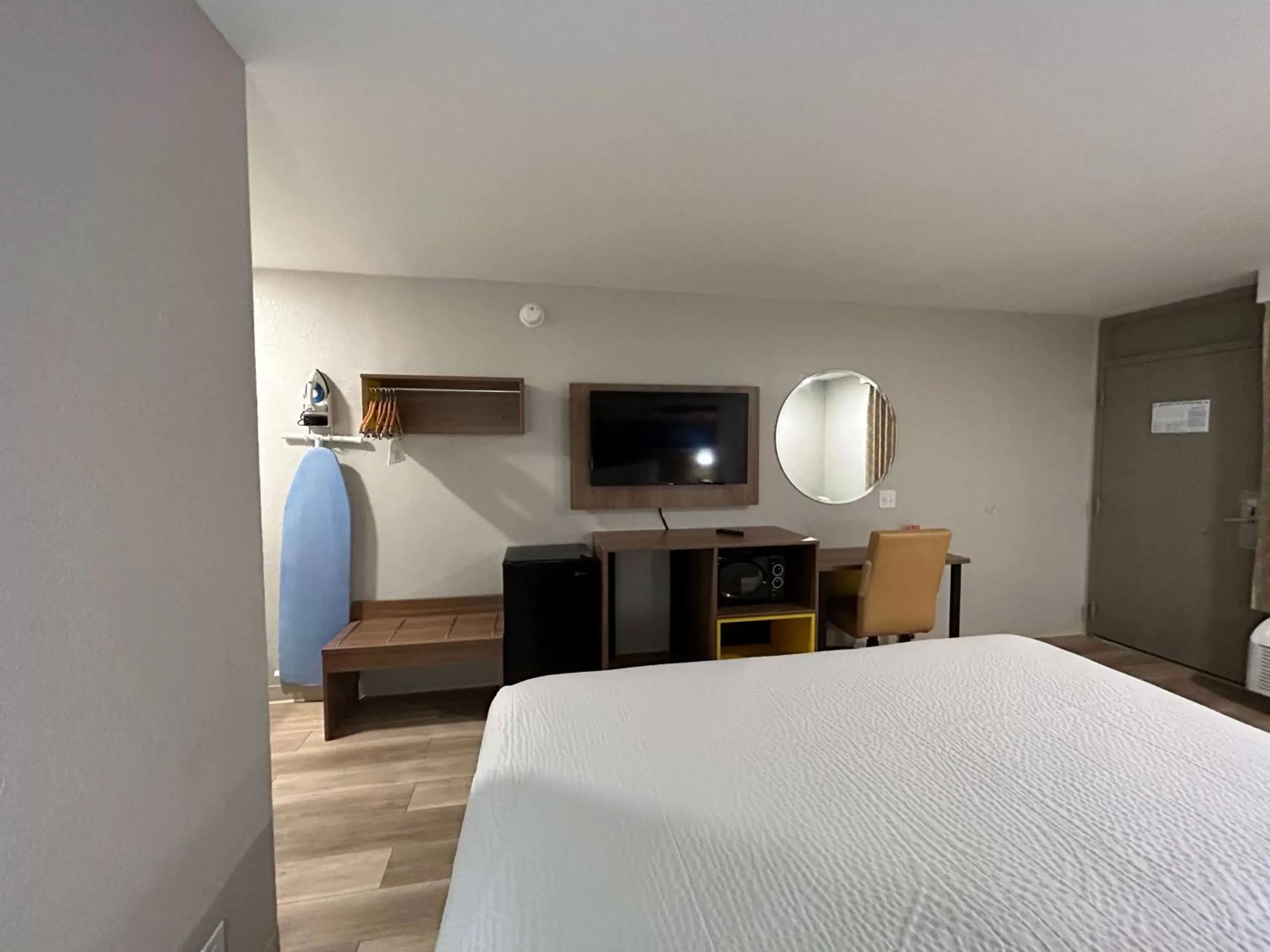 Photo of the whole room, Bed in Days Inn by Wyndham Killeen Fort Hood Photo of the whole room, Bed in Days Inn by Wyndham Killeen Fort Hood