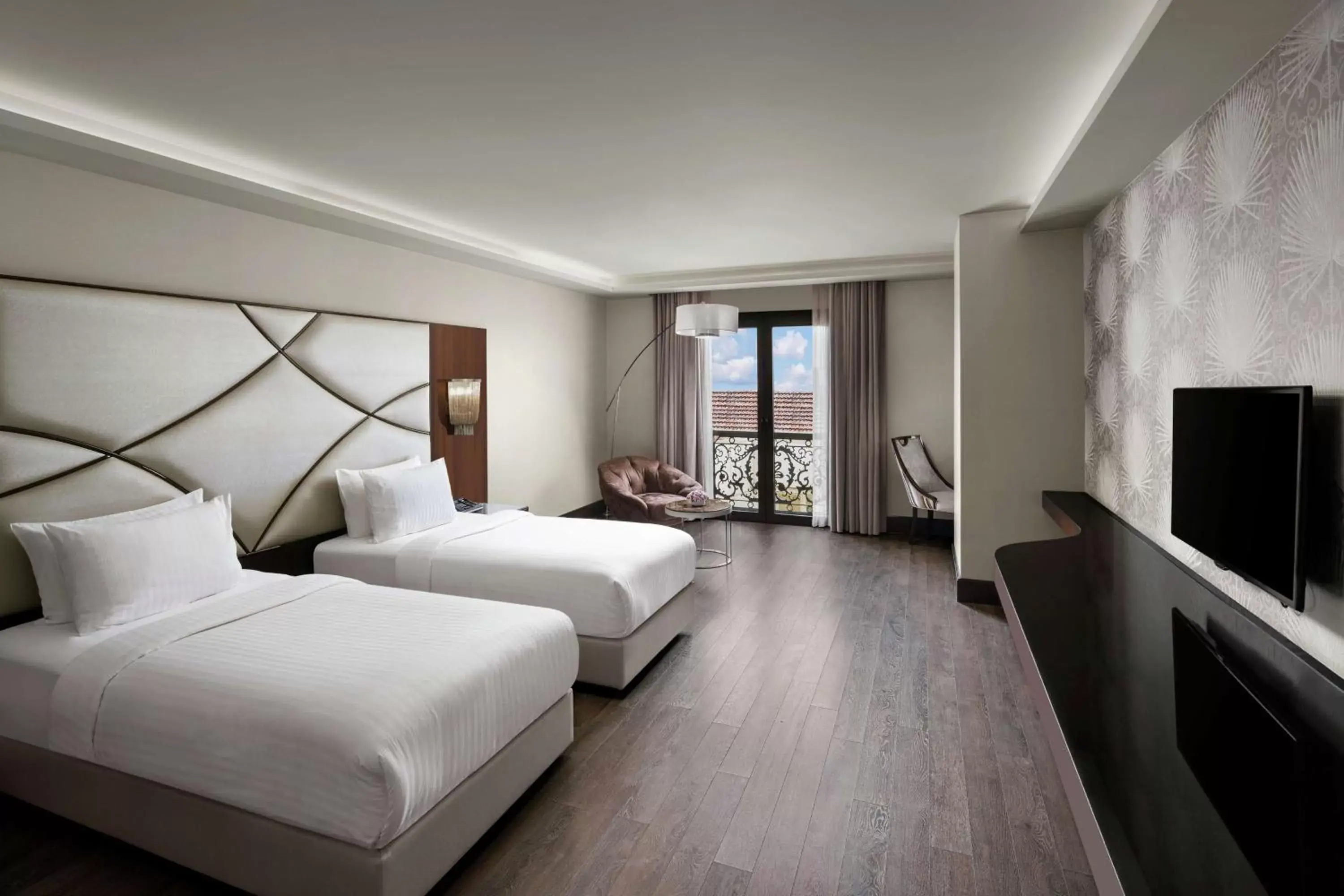 Bed in DoubleTree by Hilton Istanbul Esentepe