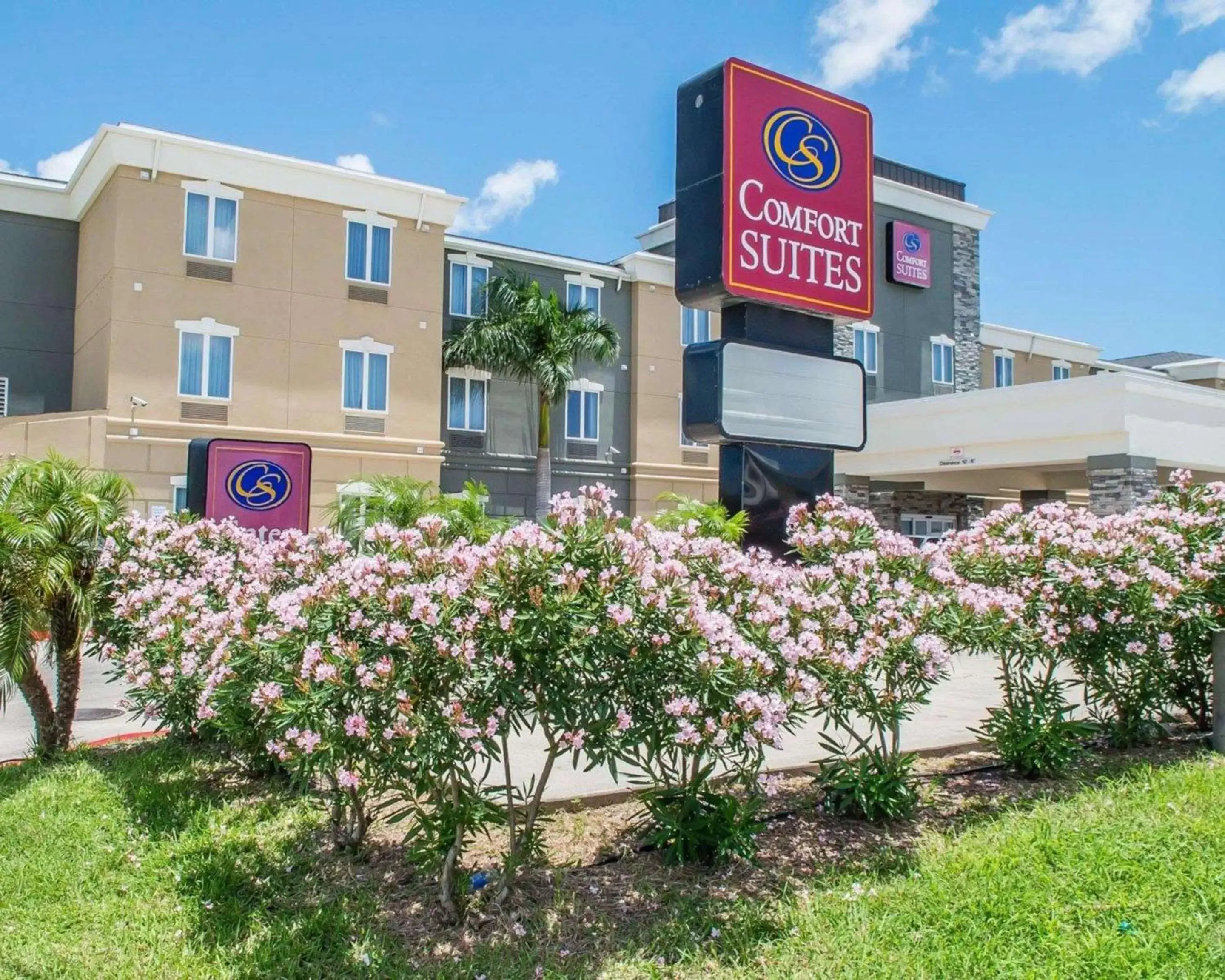 Property building in Comfort Suites Near Texas A&M Corpus Christi