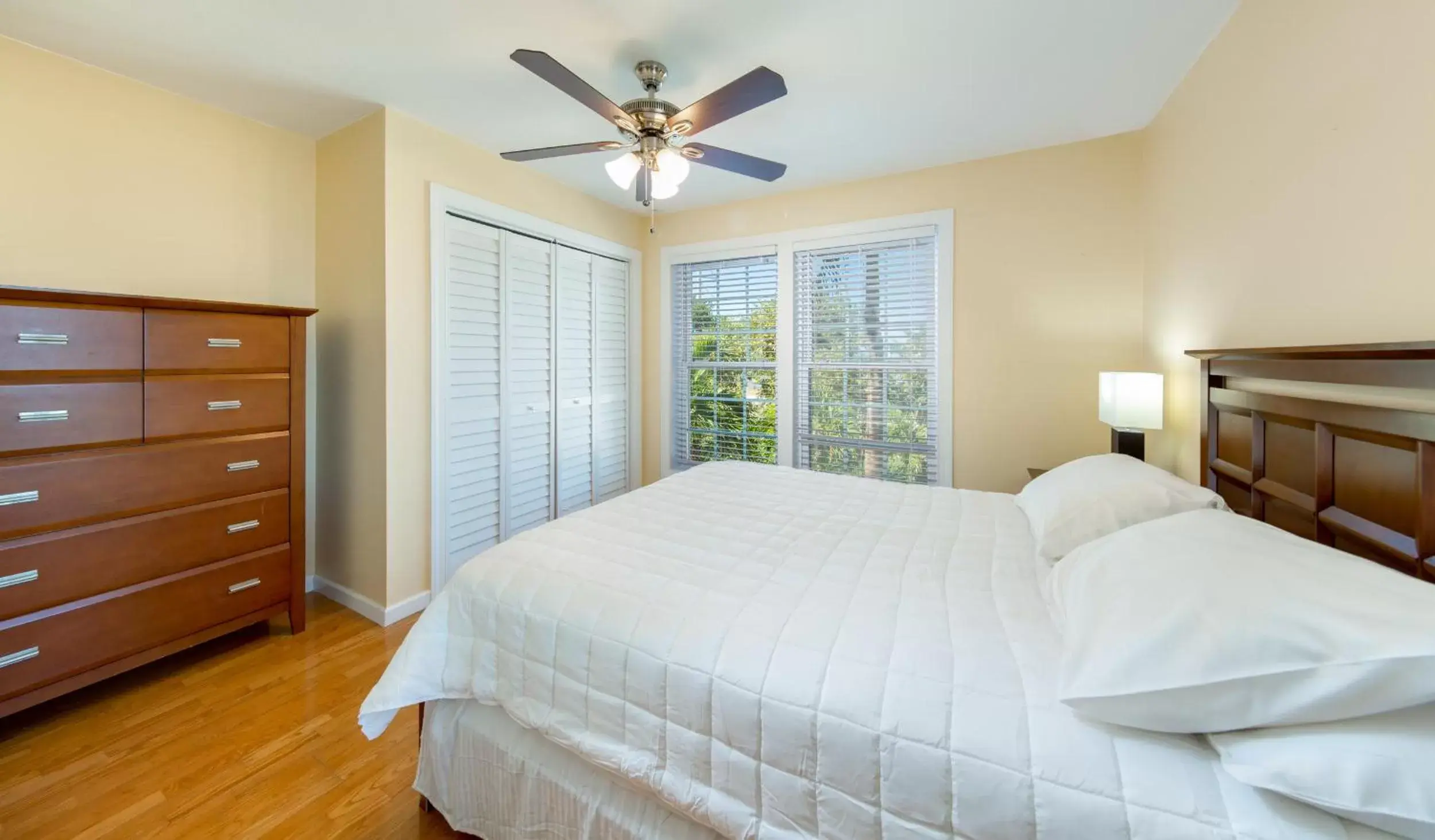 Bedroom, Bed in Lime Tree Bay Resort